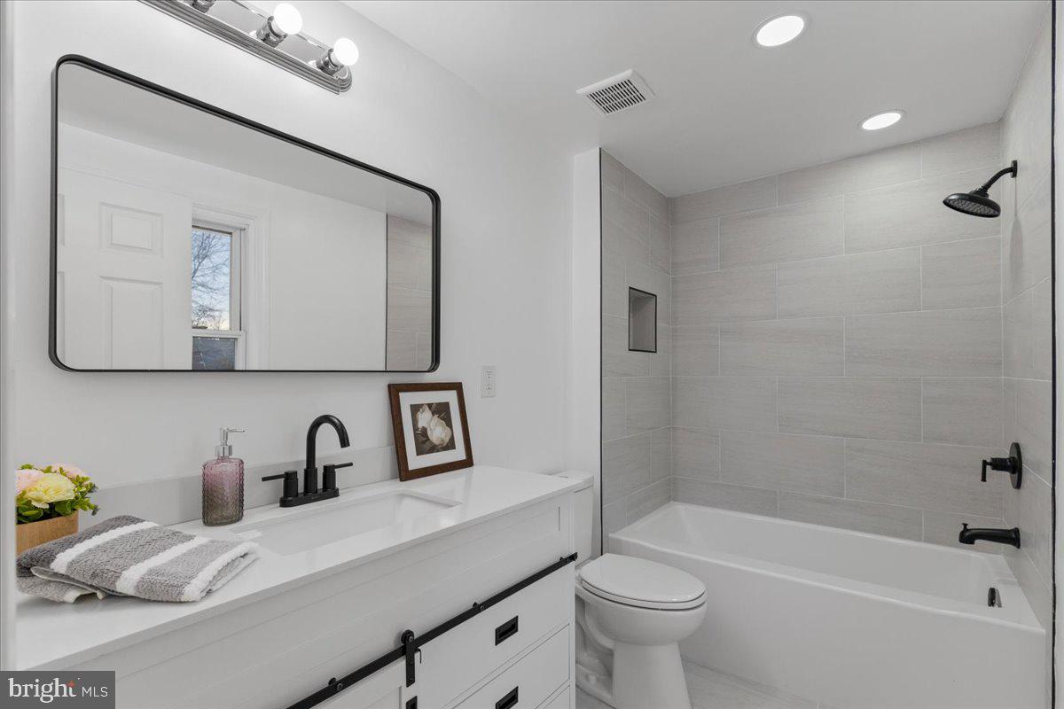 CLIFFTON ON THE POTOMAC - Residential