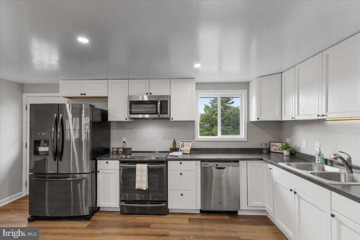 CLIFFTON ON THE POTOMAC - Residential