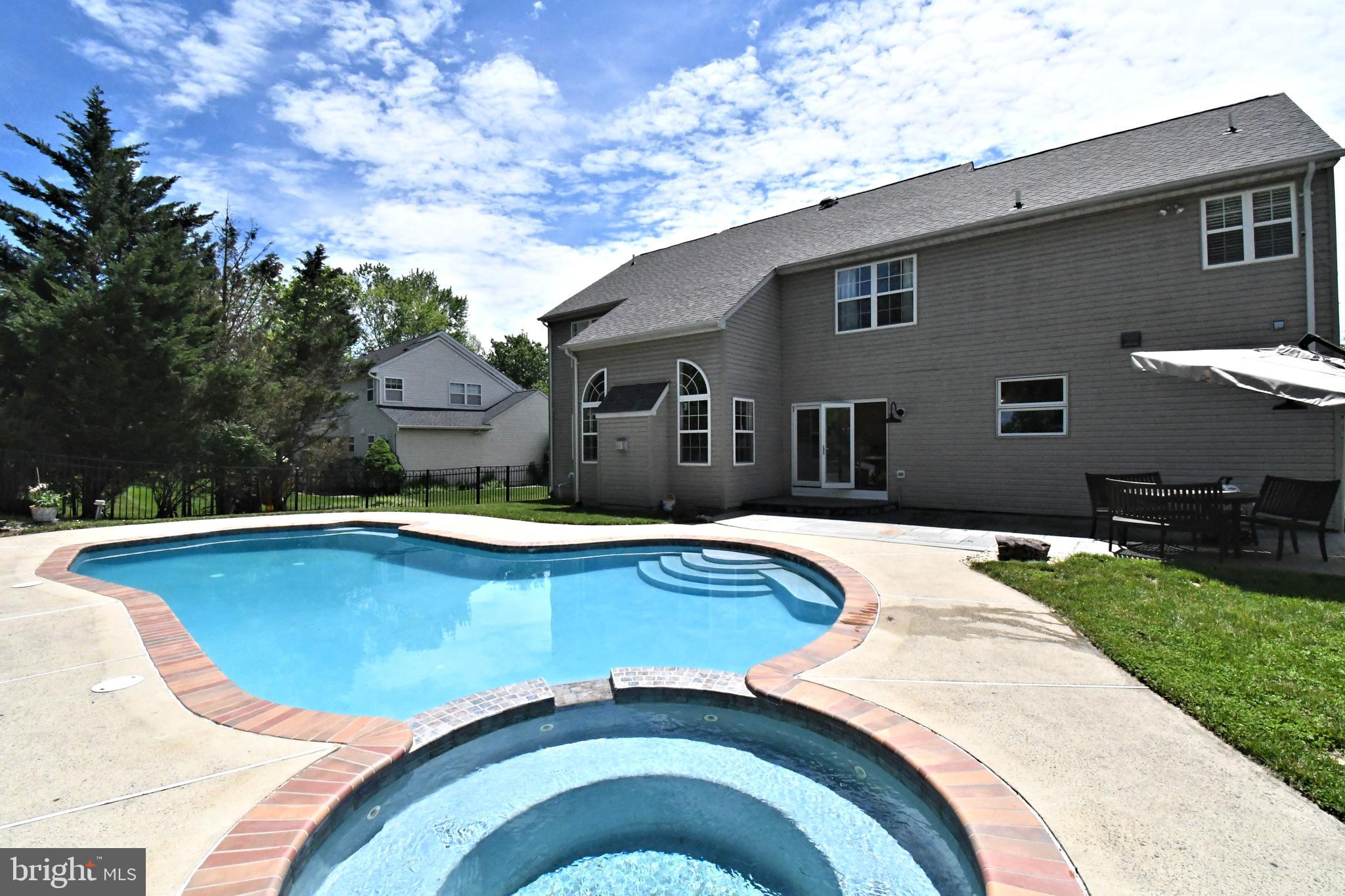 REDSTONE WOODS - Residential