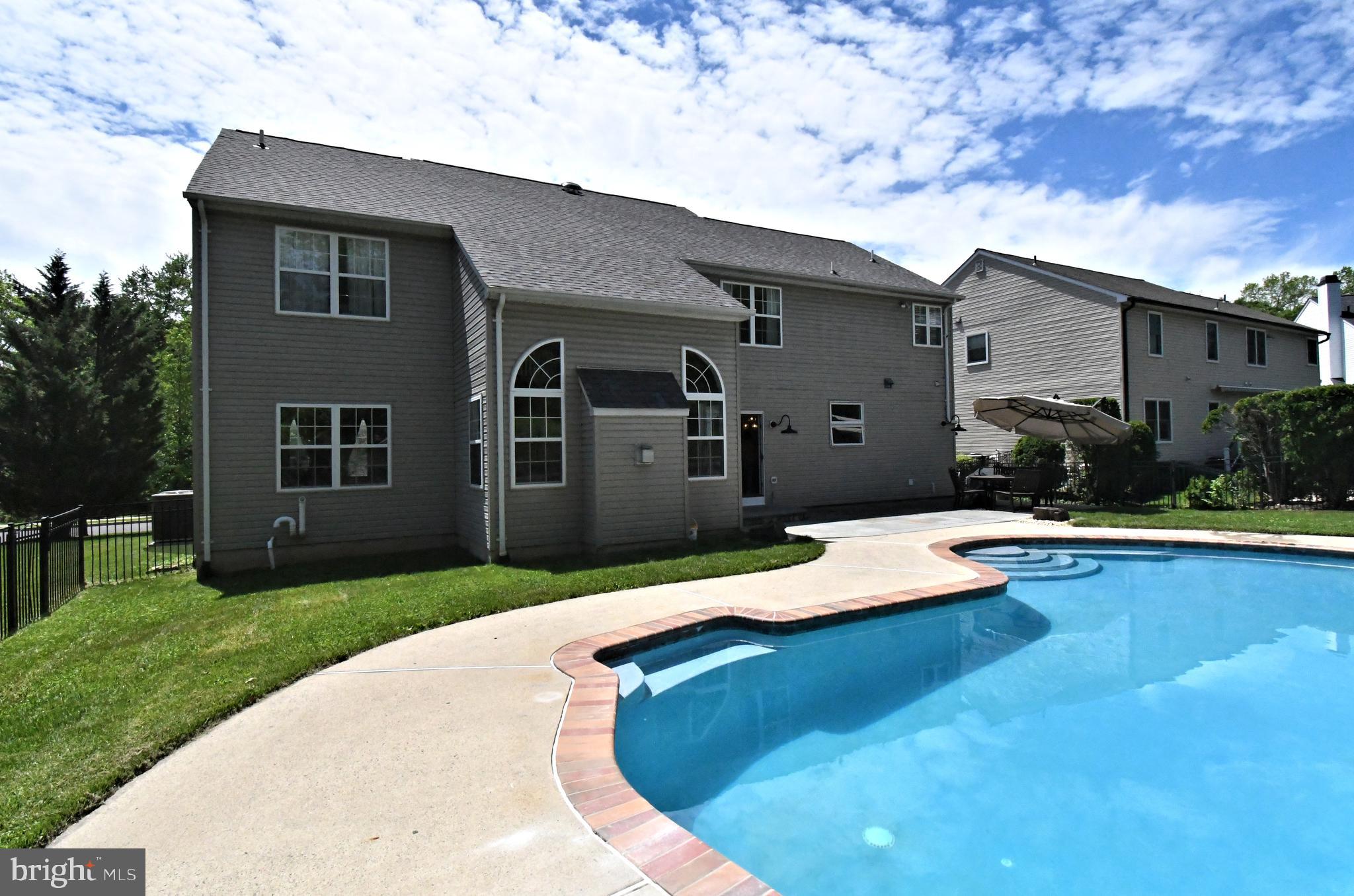 REDSTONE WOODS - Residential