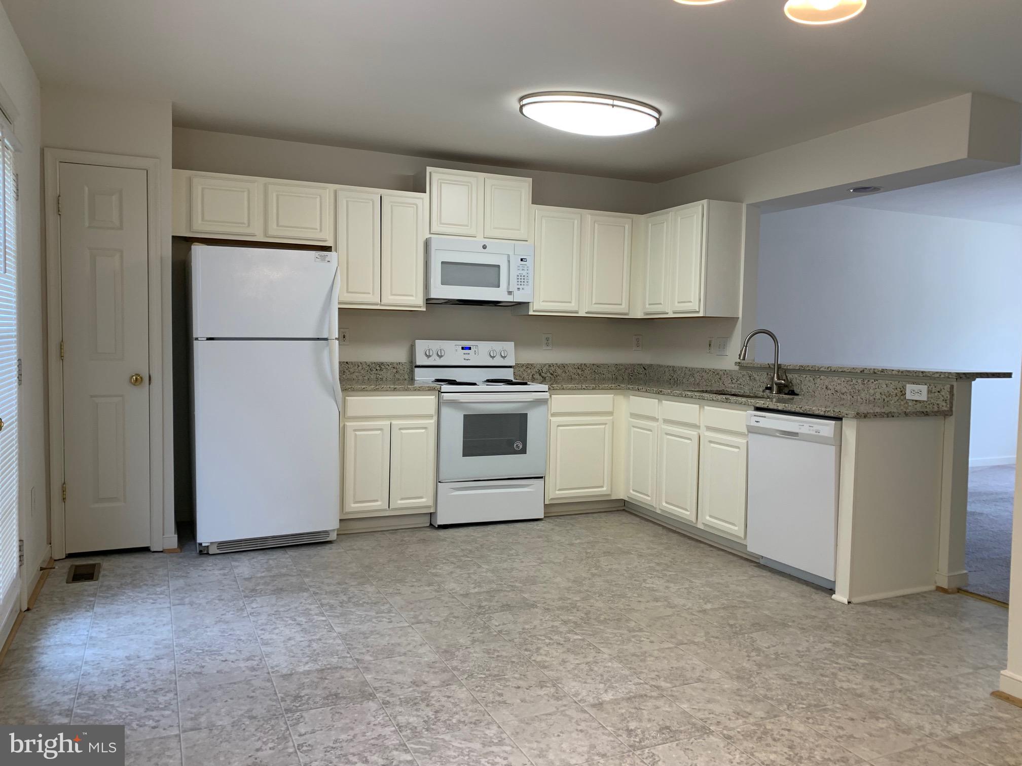 STONE RIVER - Residential Lease