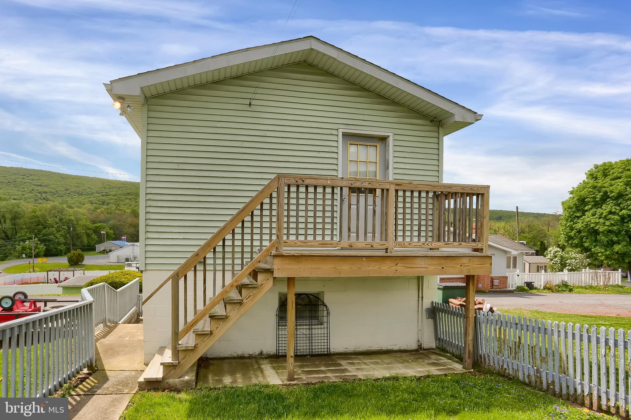 WILLIAMSTOWN - Residential