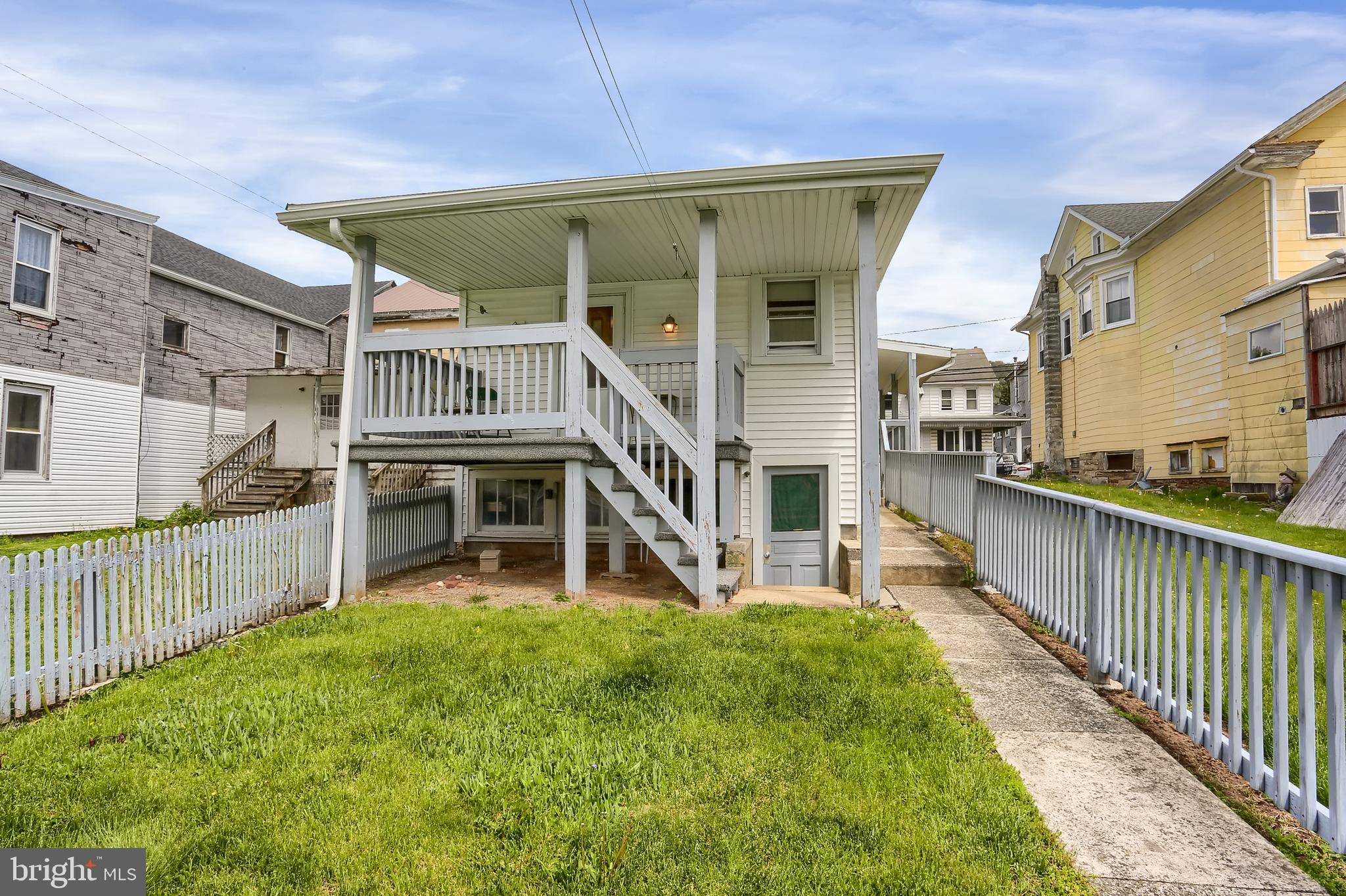 WILLIAMSTOWN - Residential