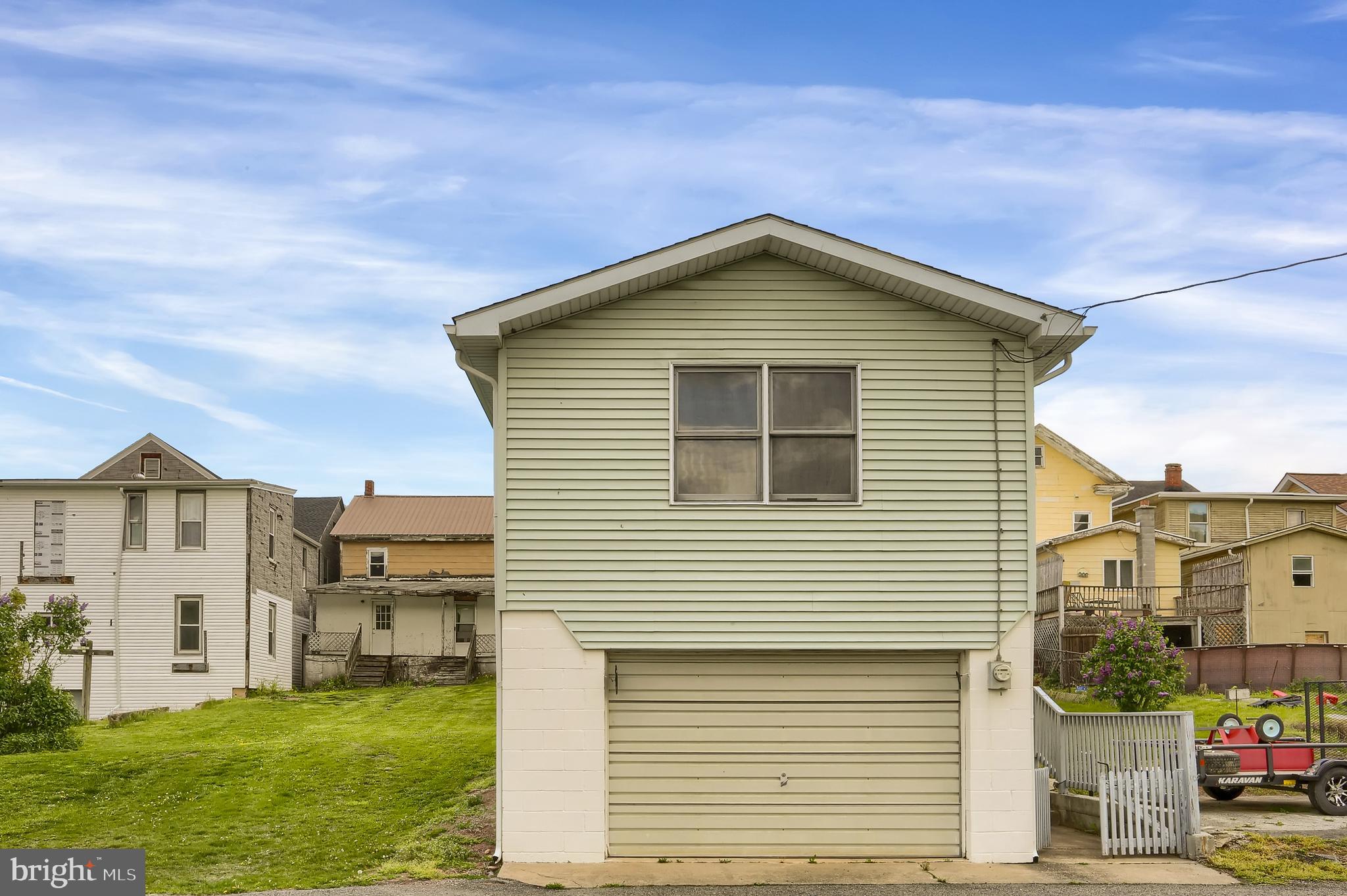 WILLIAMSTOWN - Residential