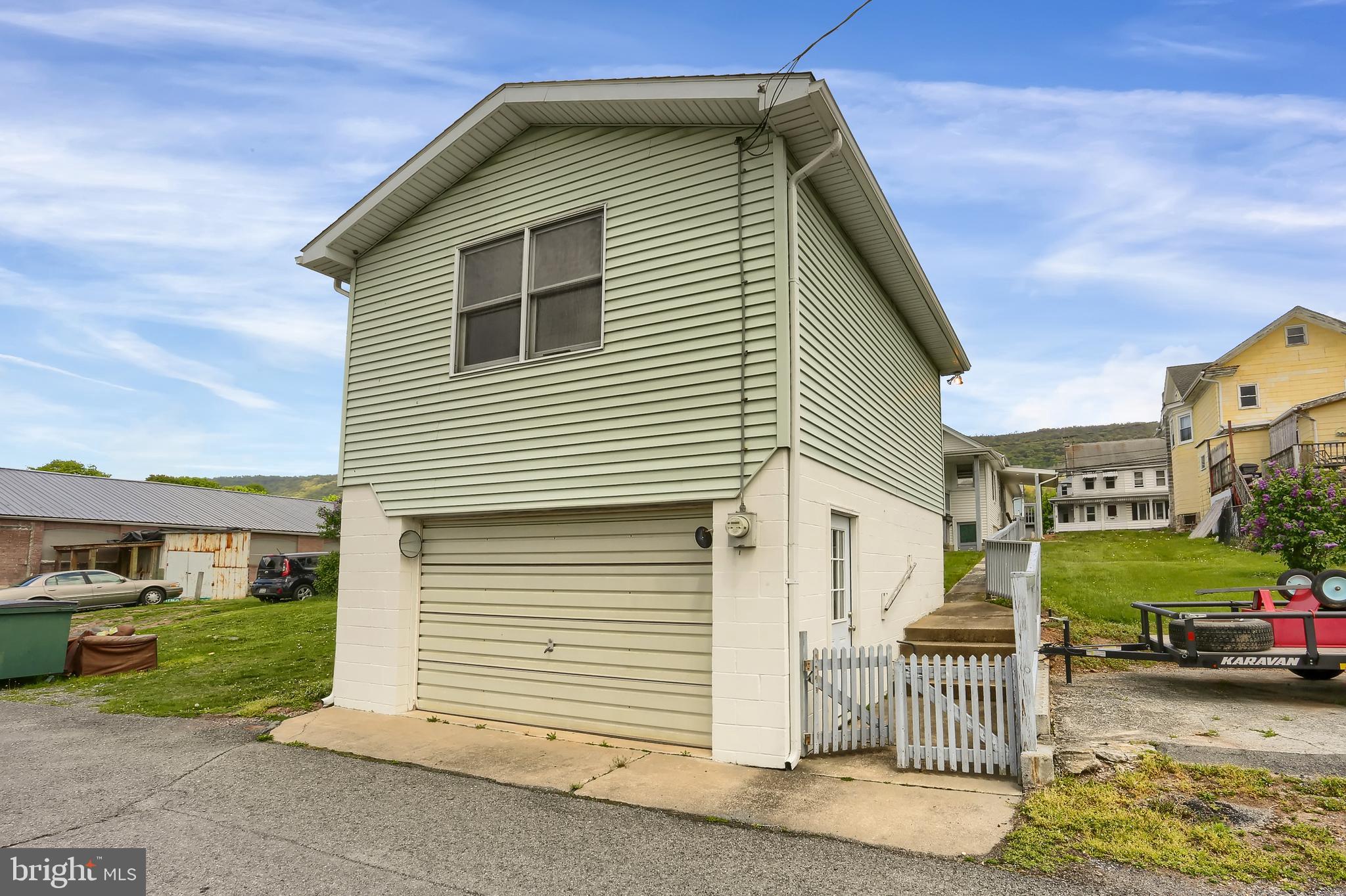 WILLIAMSTOWN - Residential