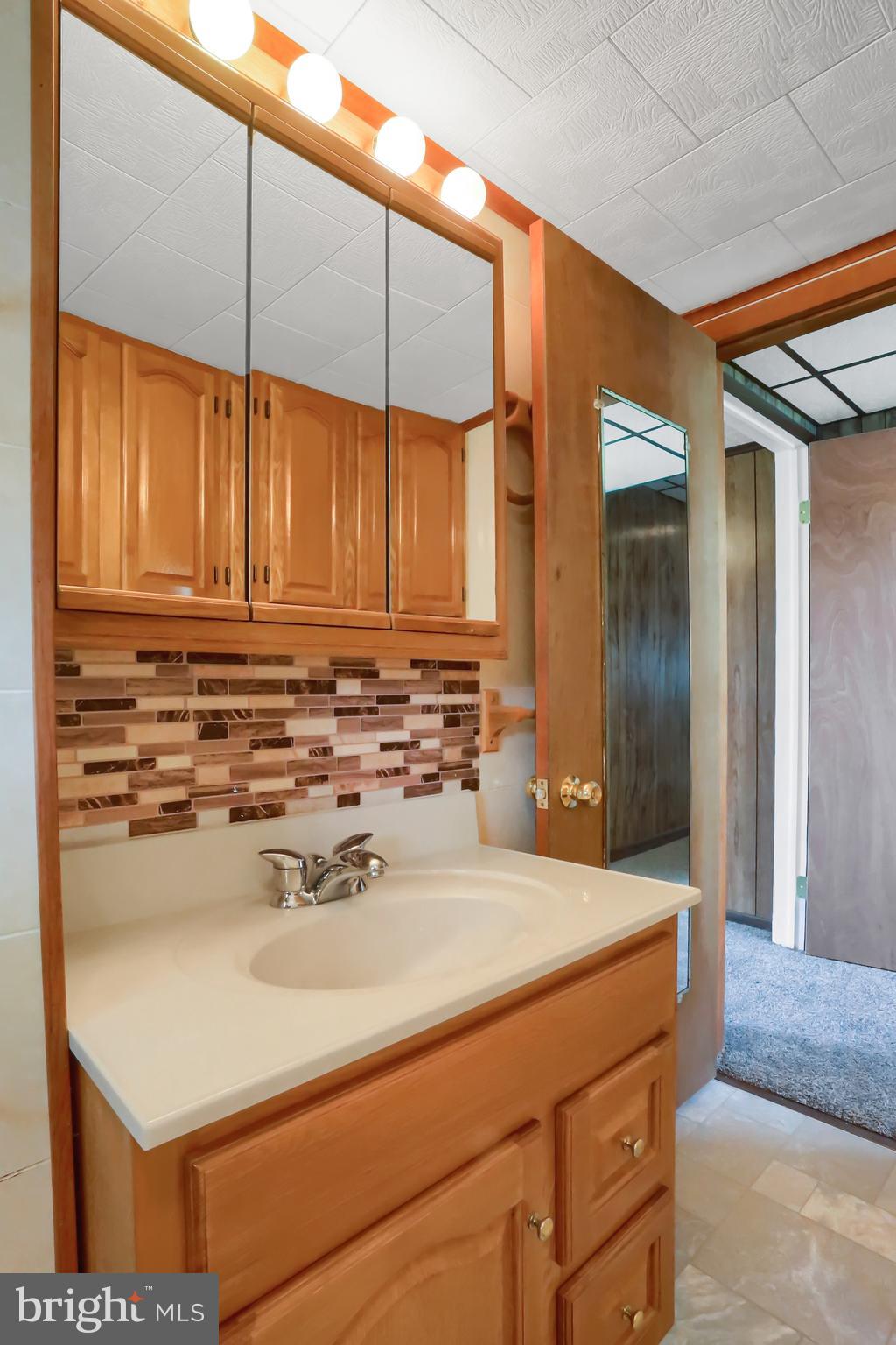 WILLIAMSTOWN - Residential