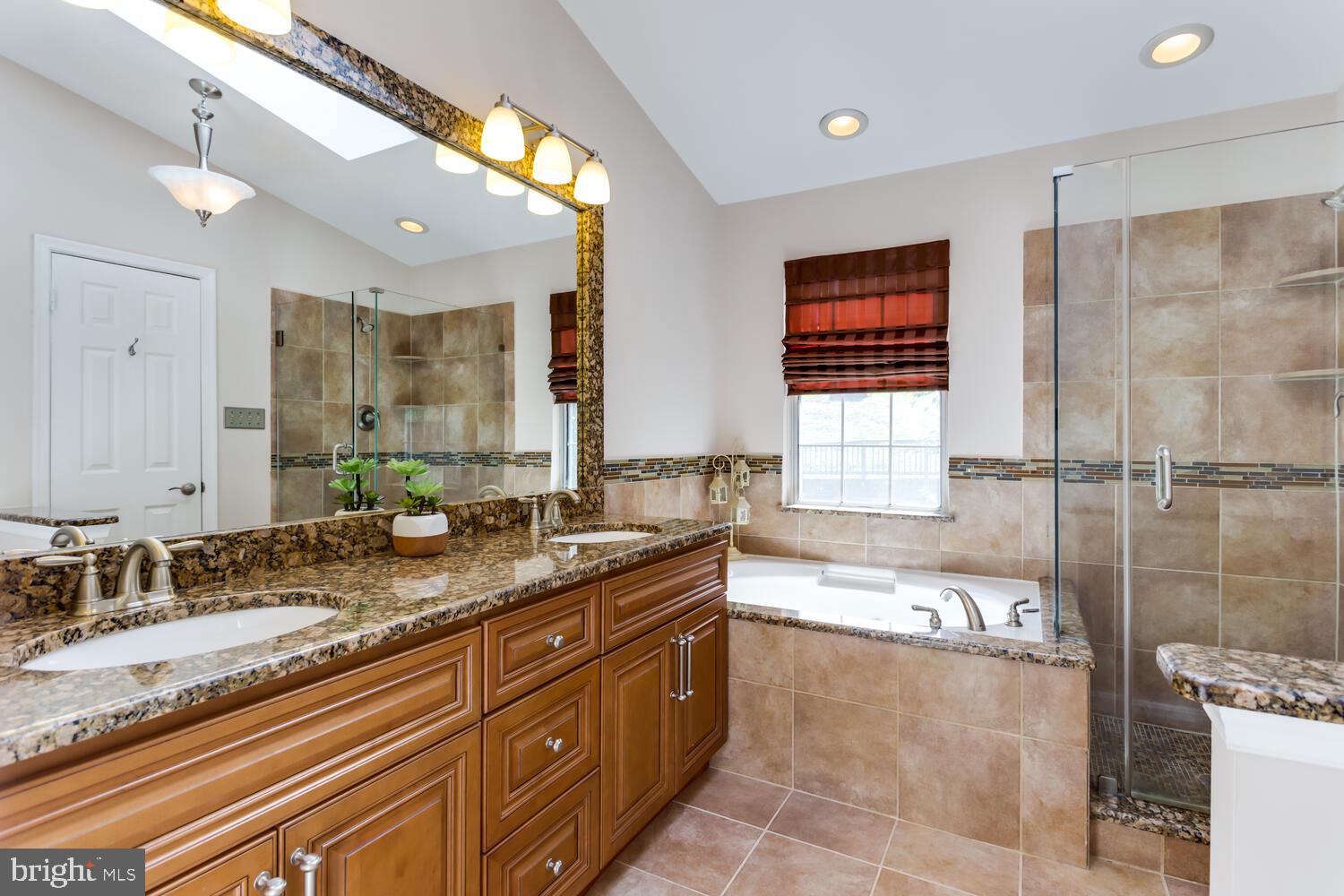 RIVER OAKS - Residential