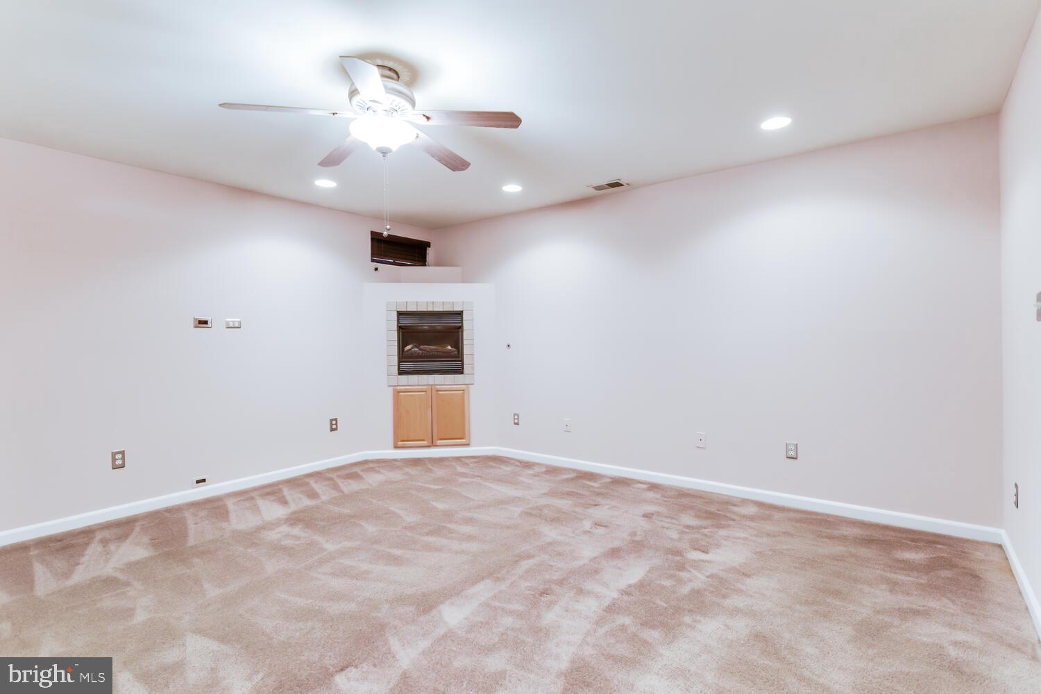 RIVER OAKS - Residential