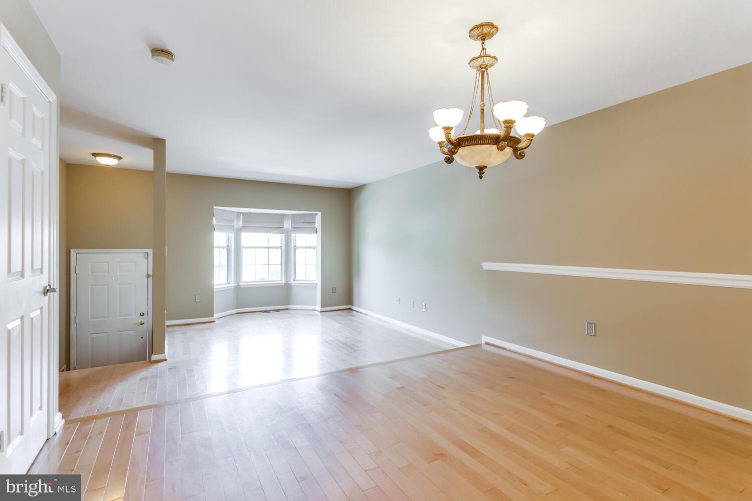 RIVER OAKS - Residential