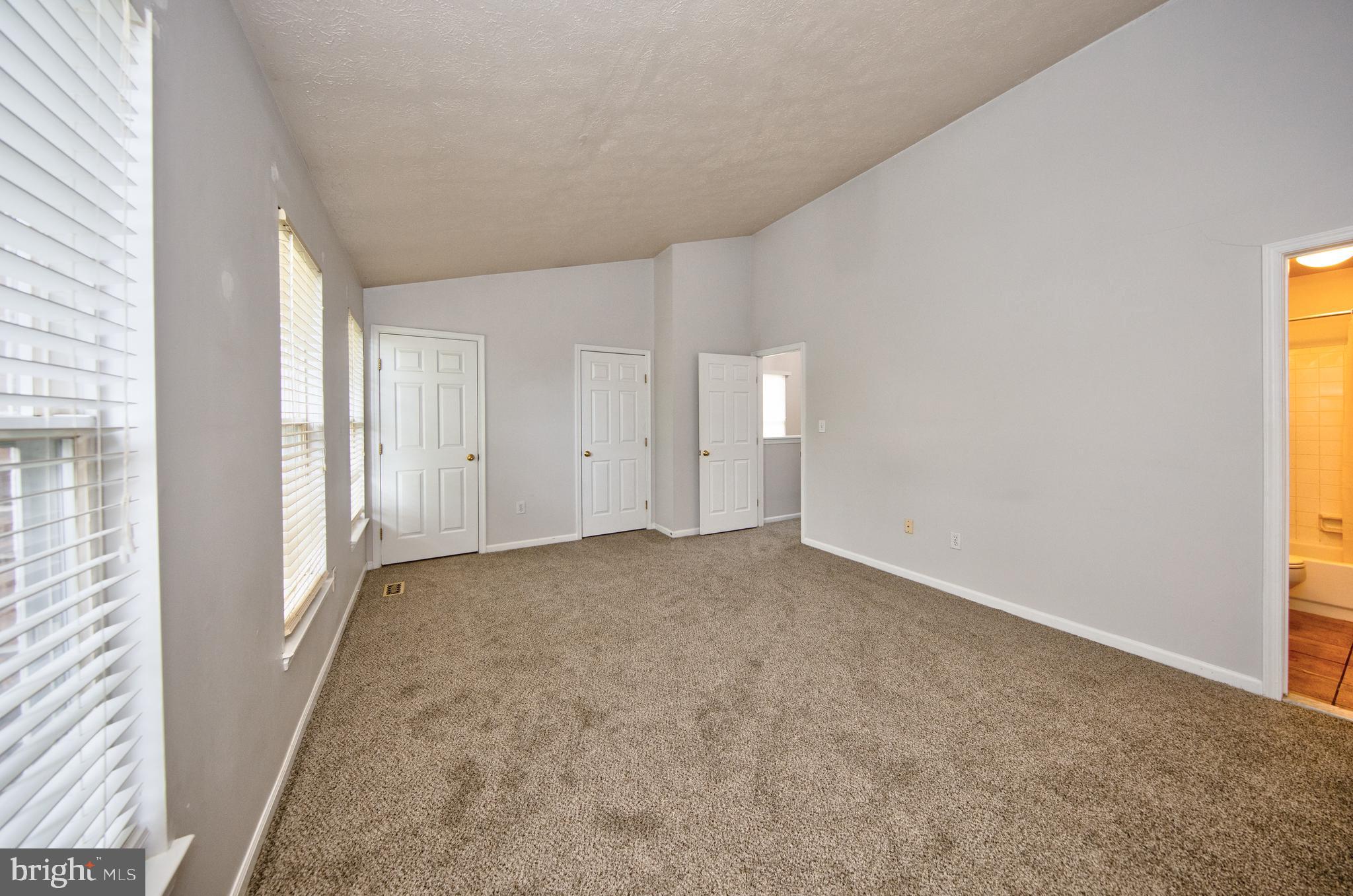 COUNTRY WALK - Residential Lease