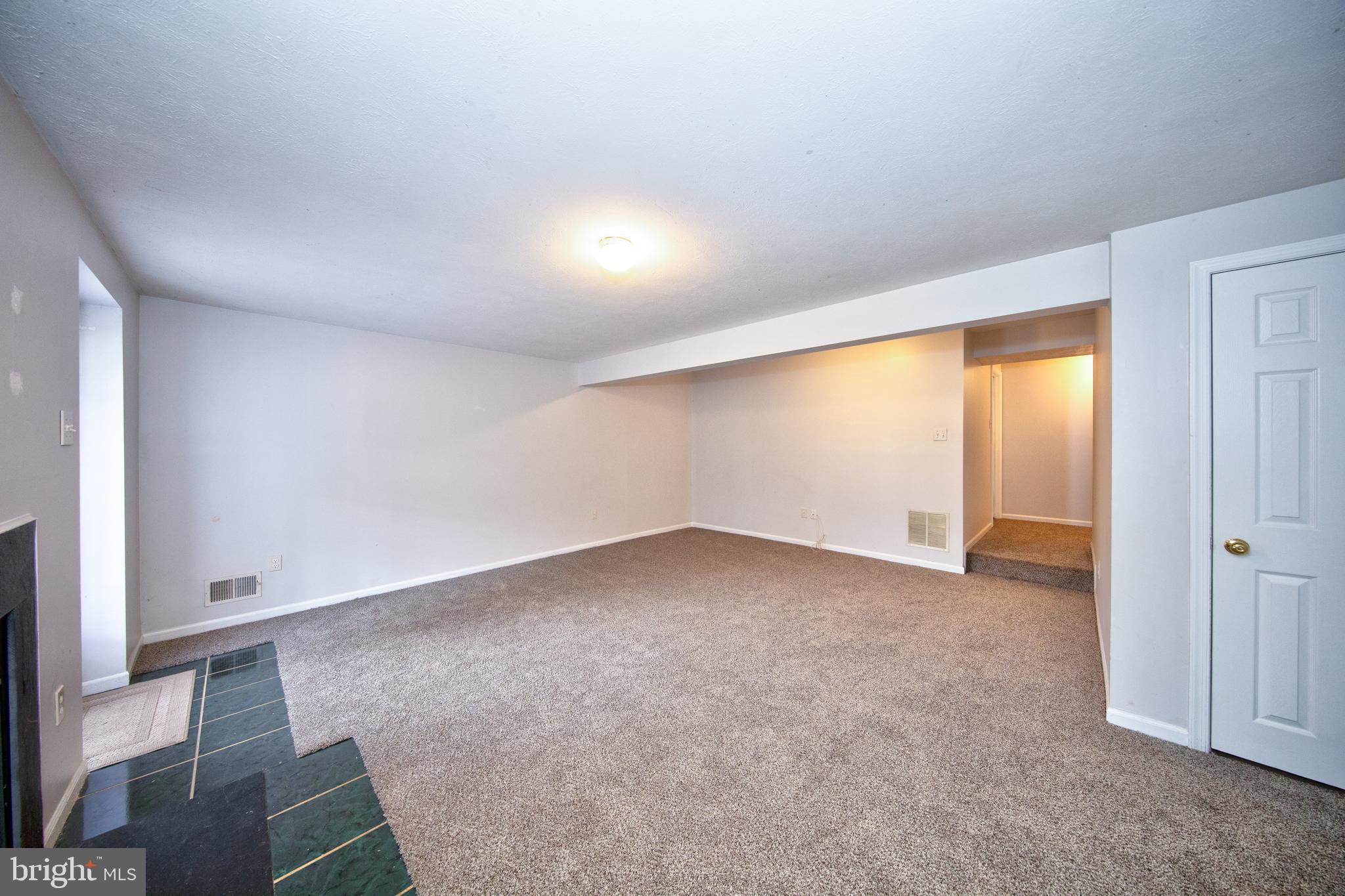 COUNTRY WALK - Residential Lease