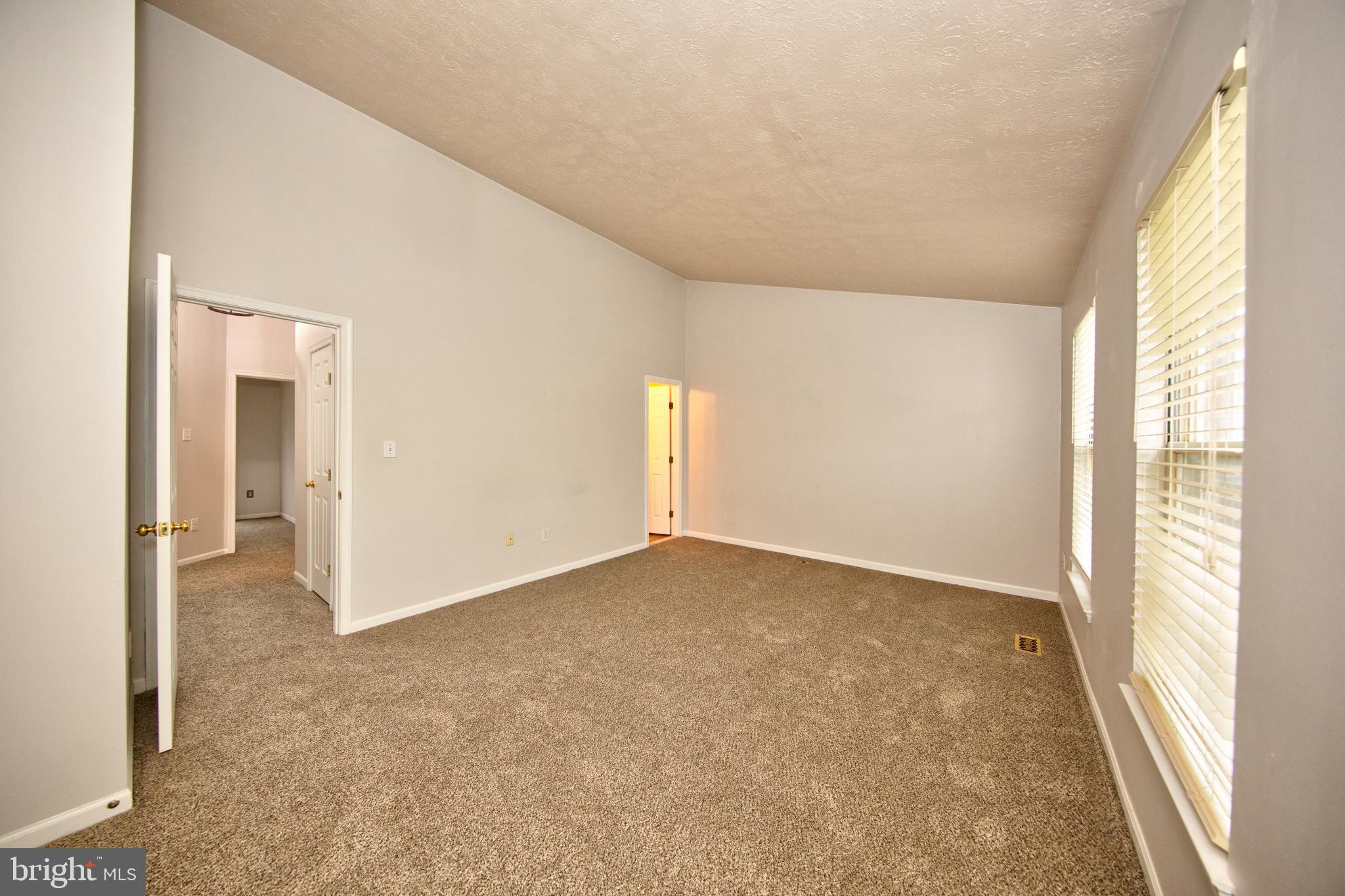 COUNTRY WALK - Residential Lease