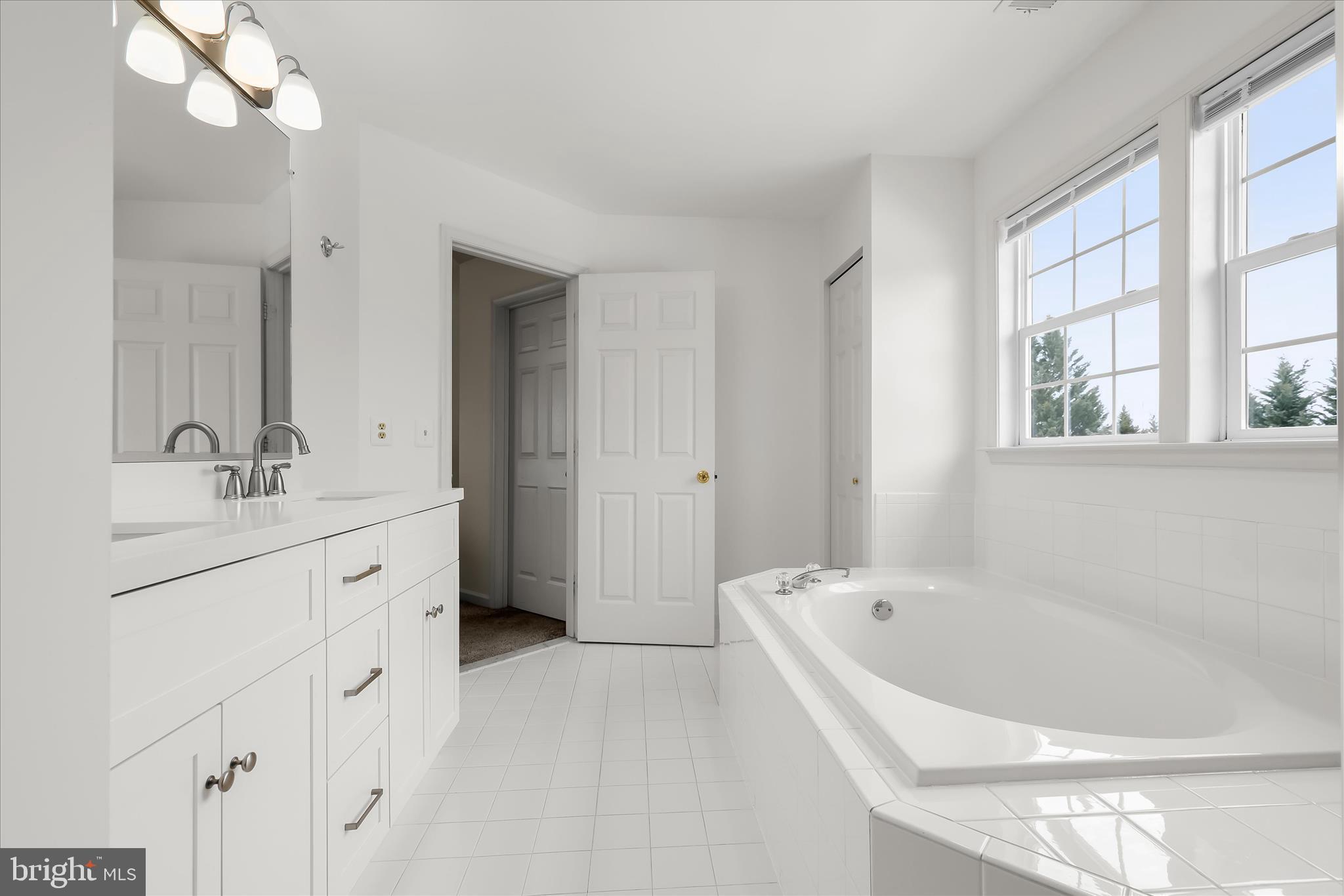 HAWK RIDGE FARM - Residential