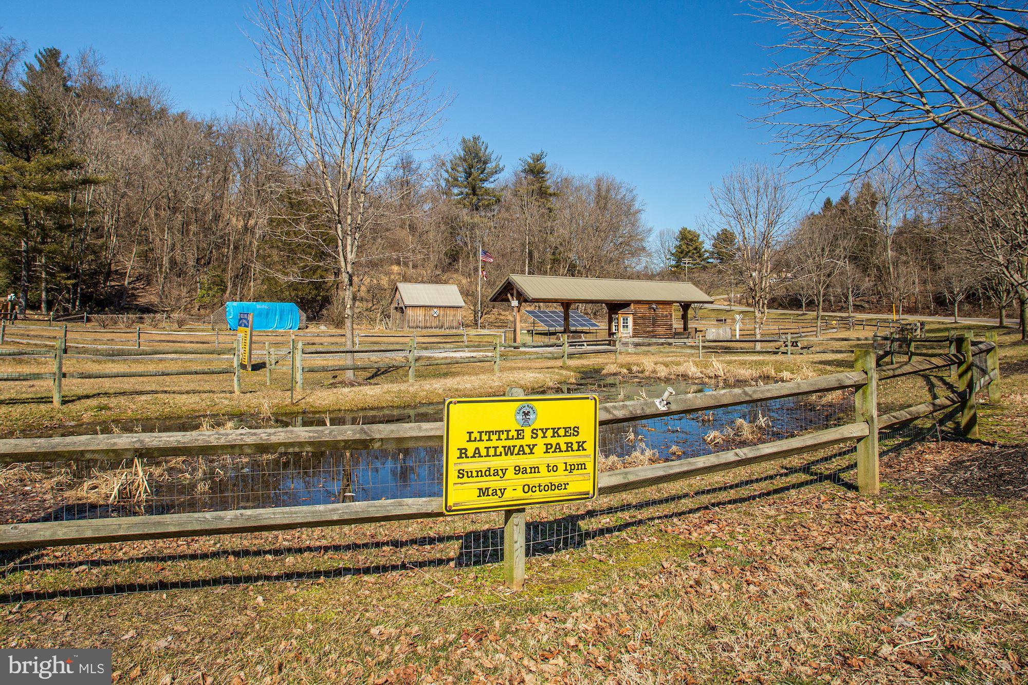 HAWK RIDGE FARM - Residential