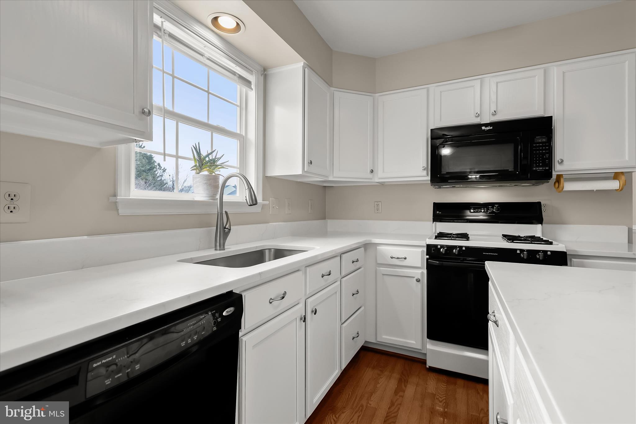 HAWK RIDGE FARM - Residential