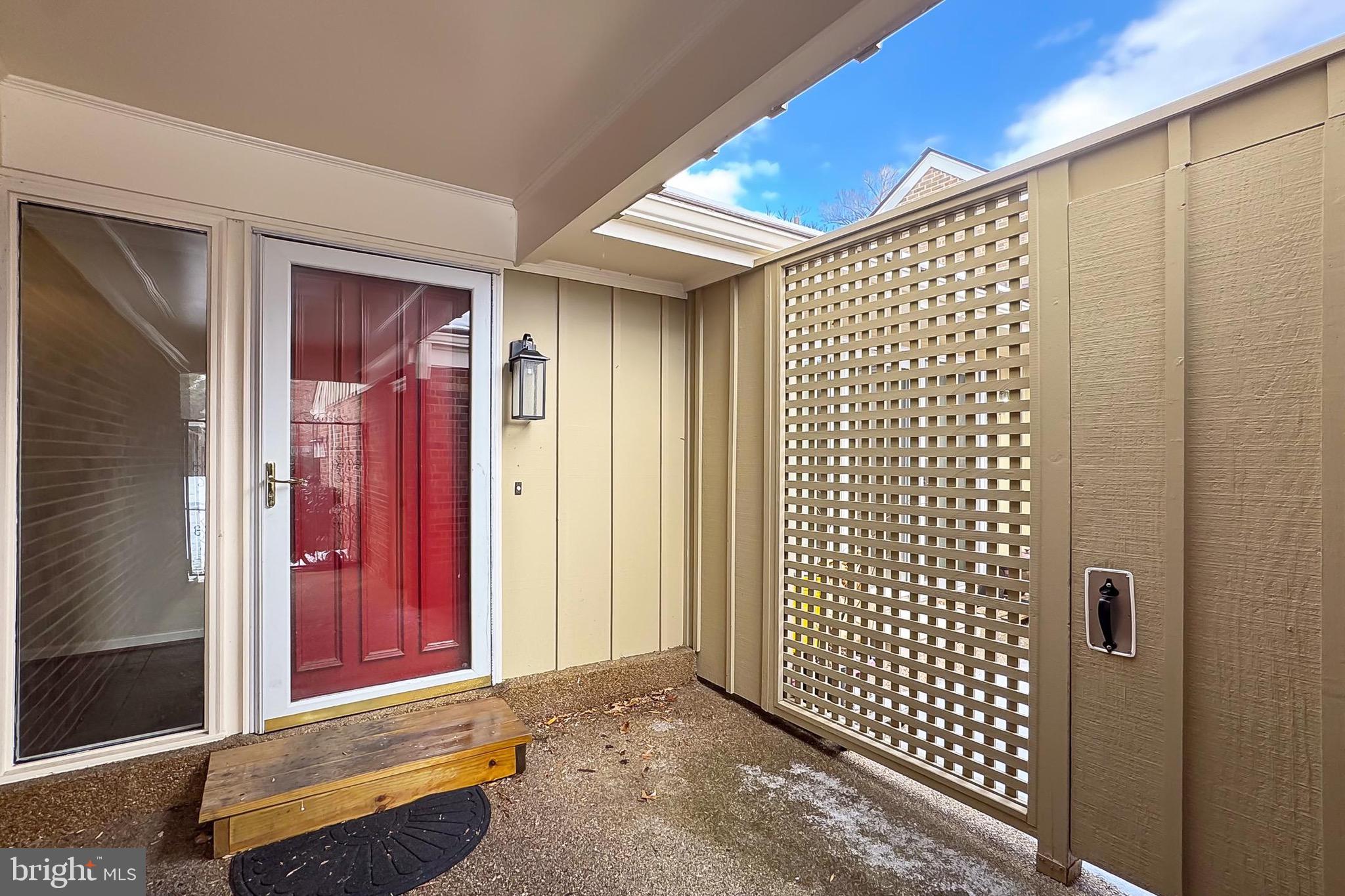 2804 OAKTON MANOR COURT