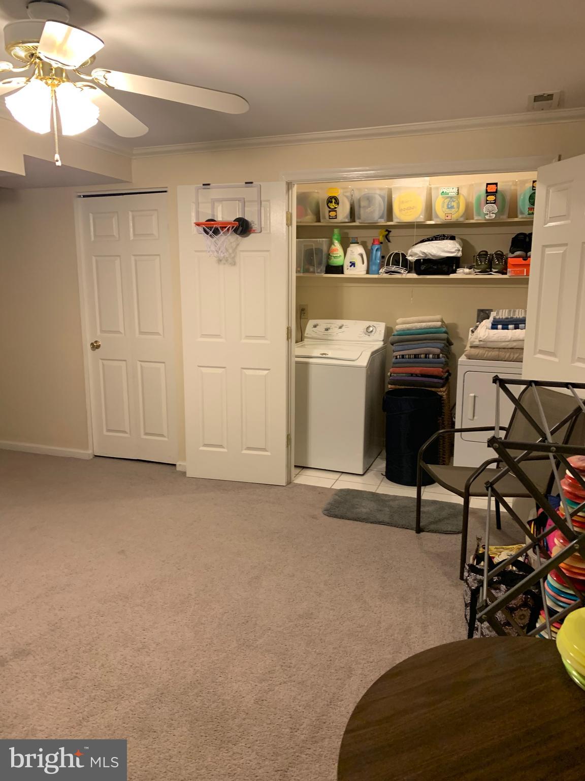 SPRING KNOLL - Residential Lease