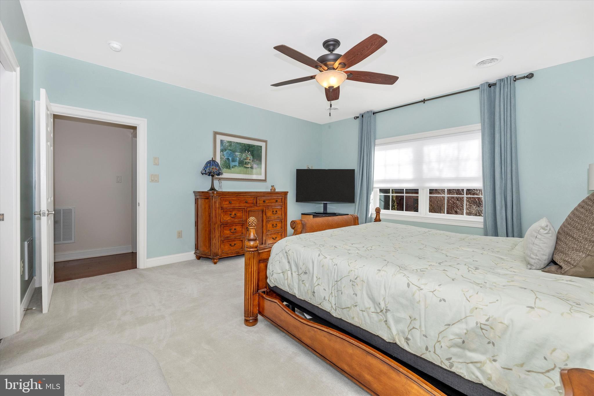 EMERALD POINTE - Residential