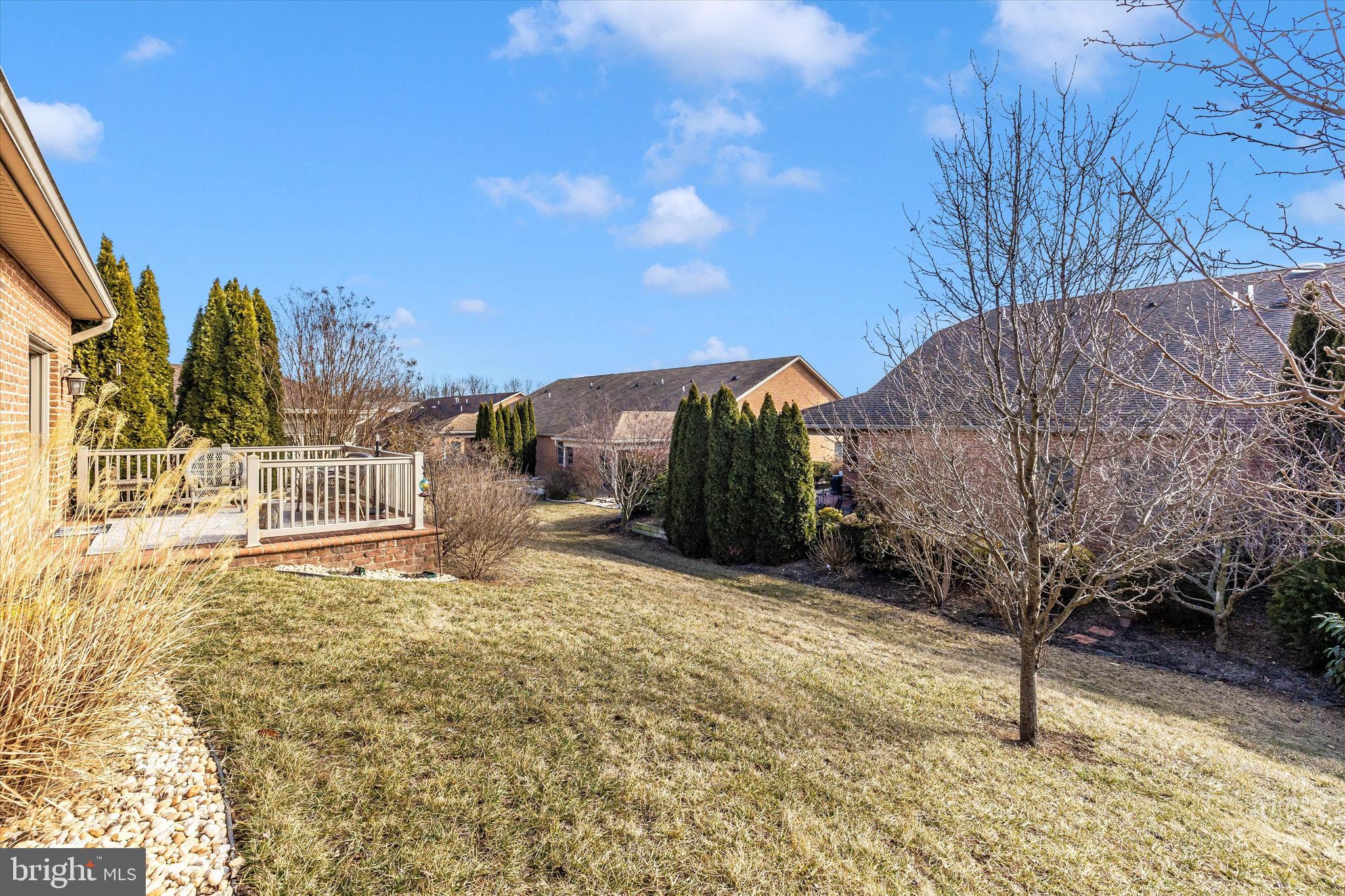 EMERALD POINTE - Residential