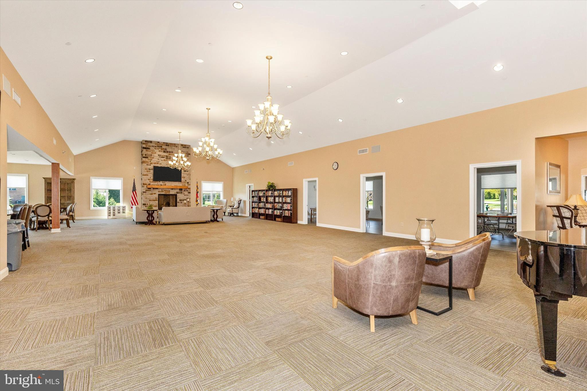 EMERALD POINTE - Residential