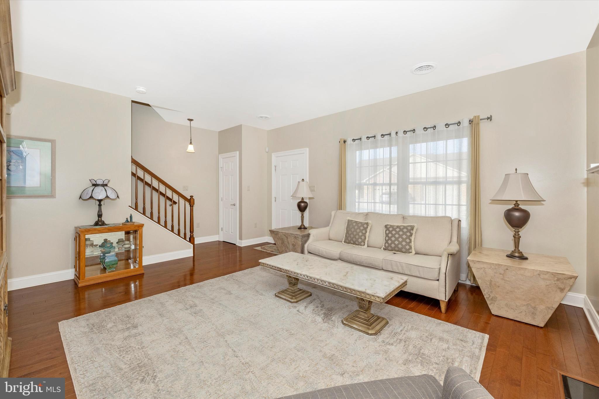 EMERALD POINTE - Residential