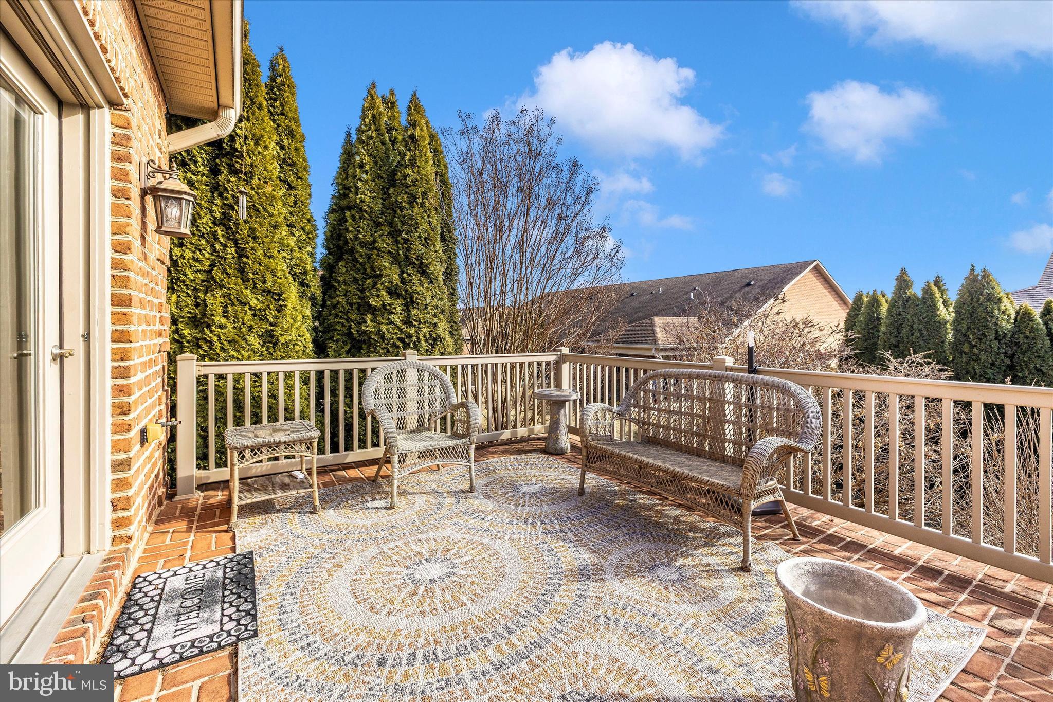 EMERALD POINTE - Residential