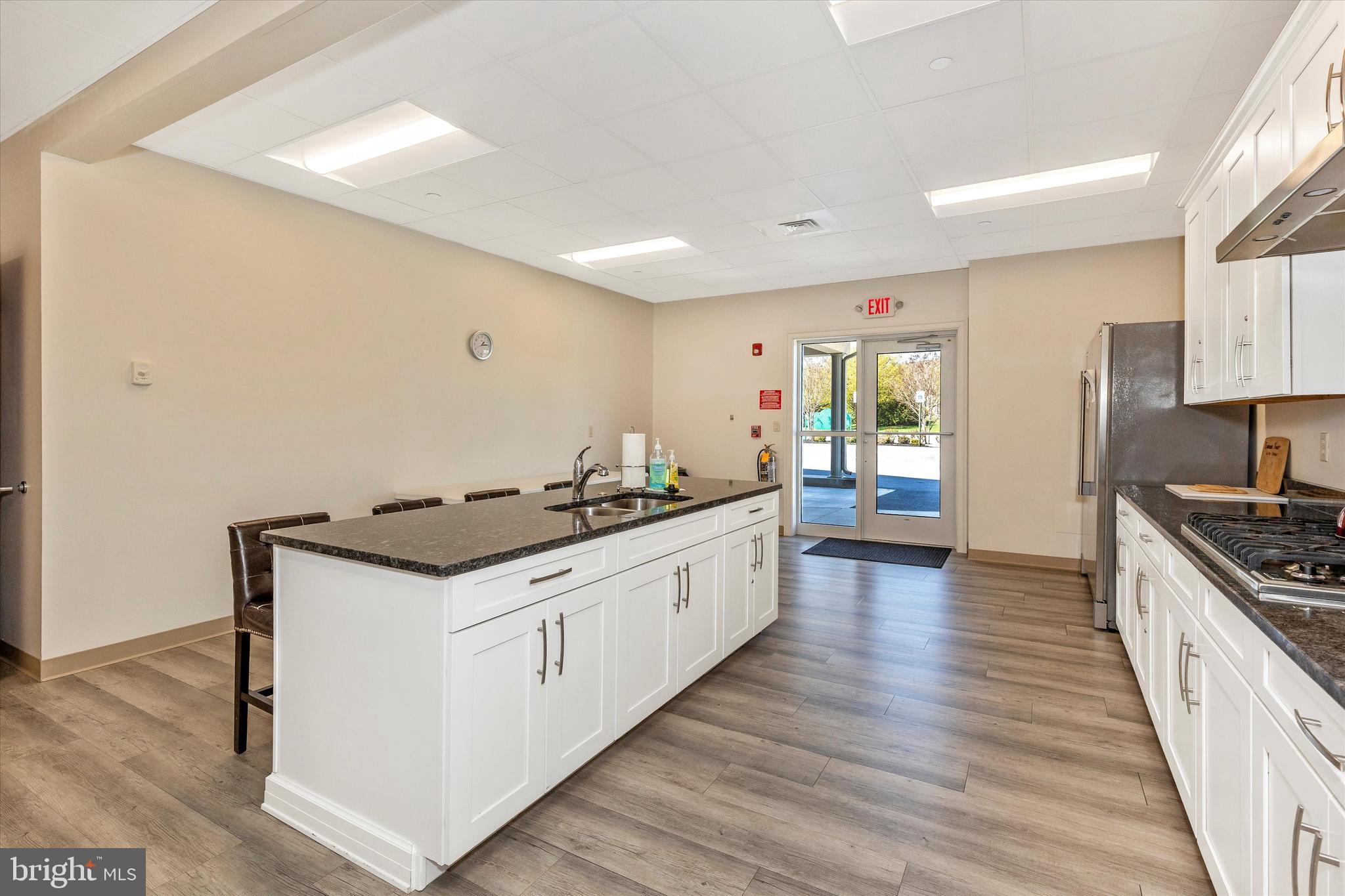 EMERALD POINTE - Residential