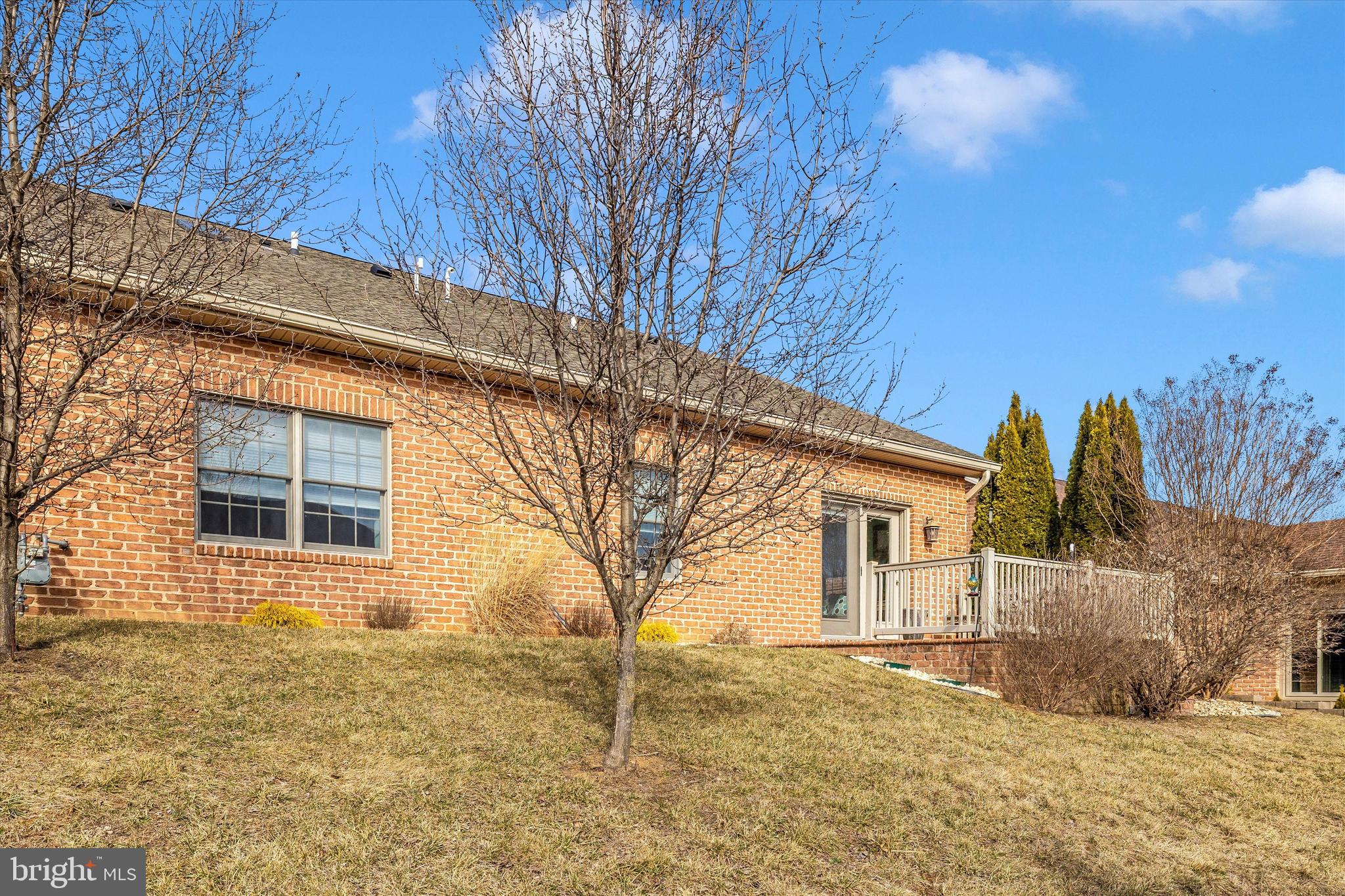 EMERALD POINTE - Residential