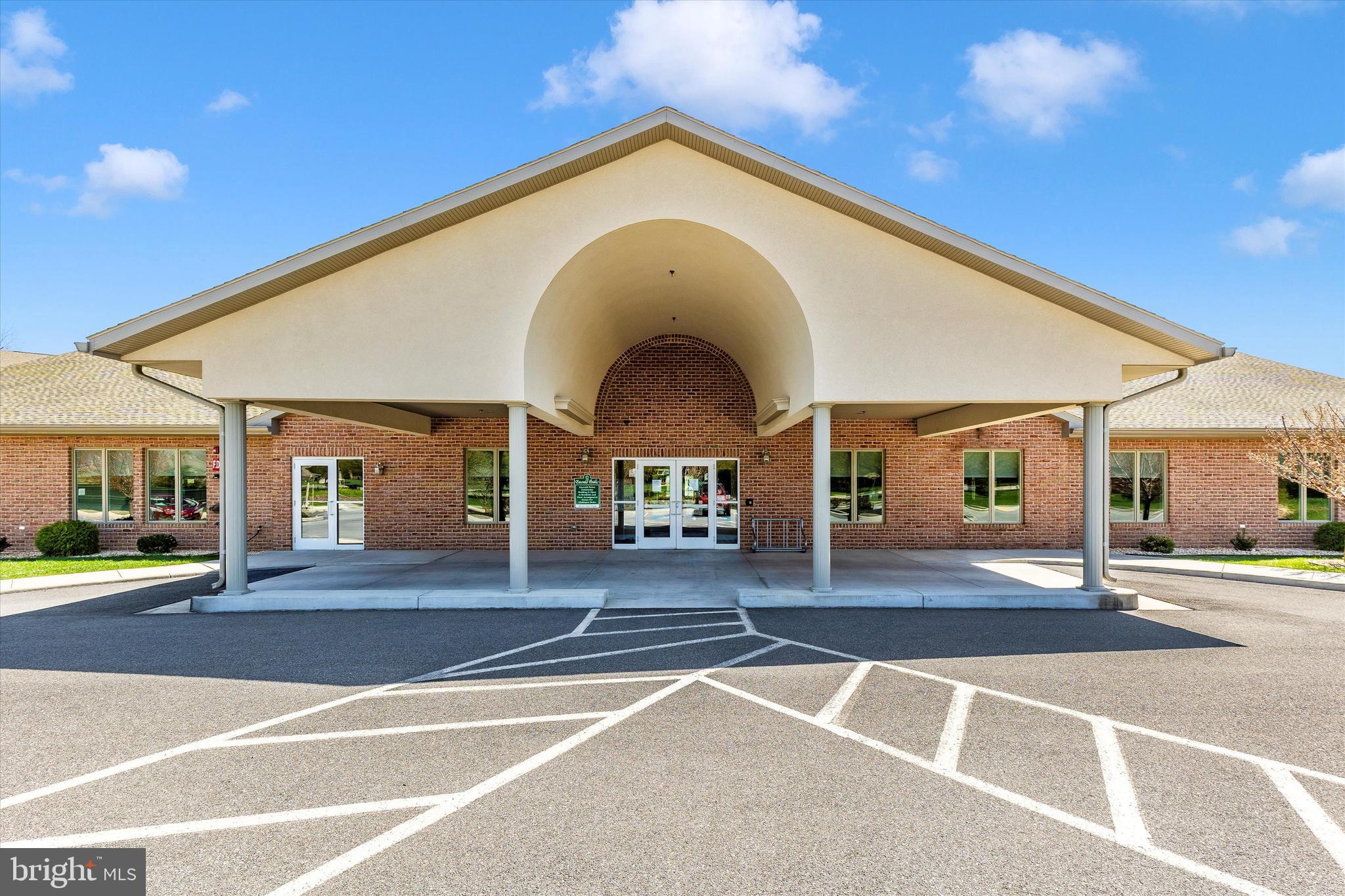 EMERALD POINTE - Residential