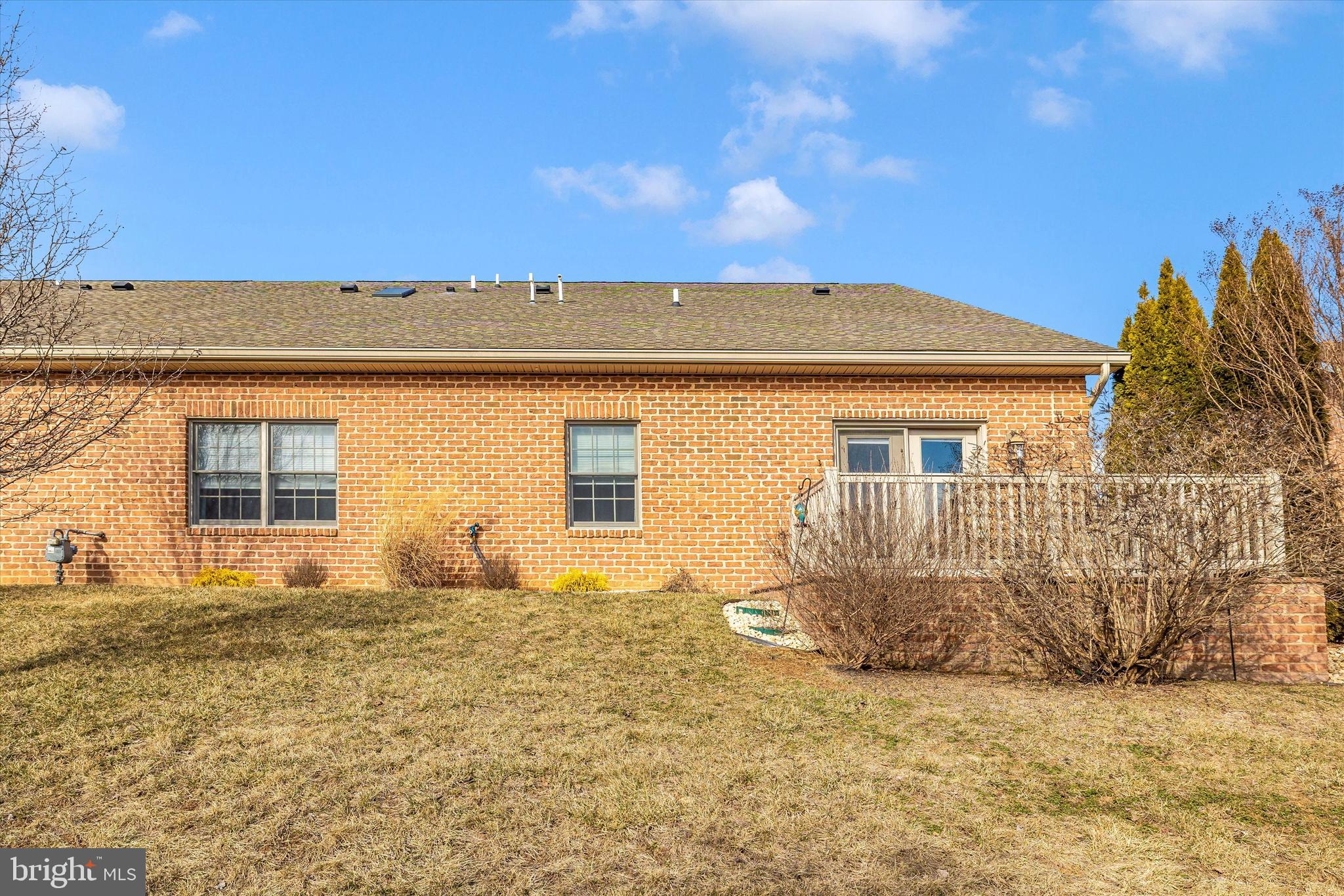 EMERALD POINTE - Residential