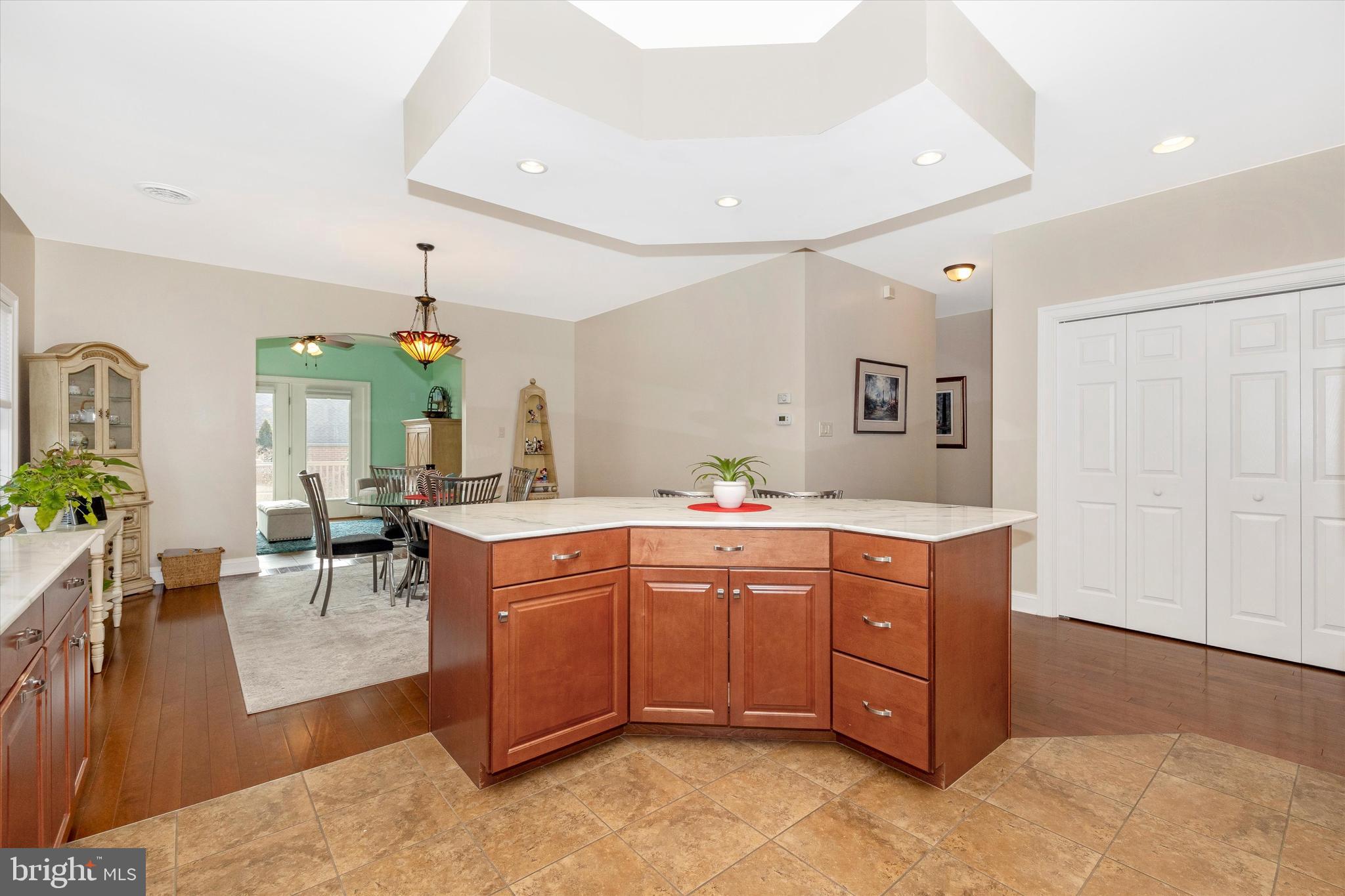 EMERALD POINTE - Residential