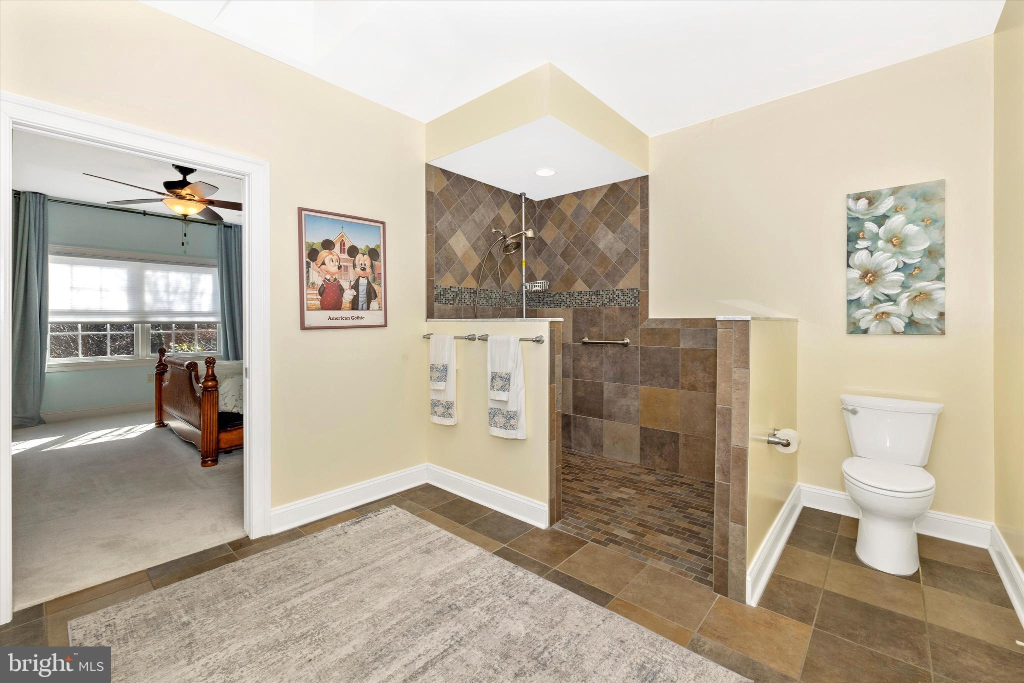 EMERALD POINTE - Residential