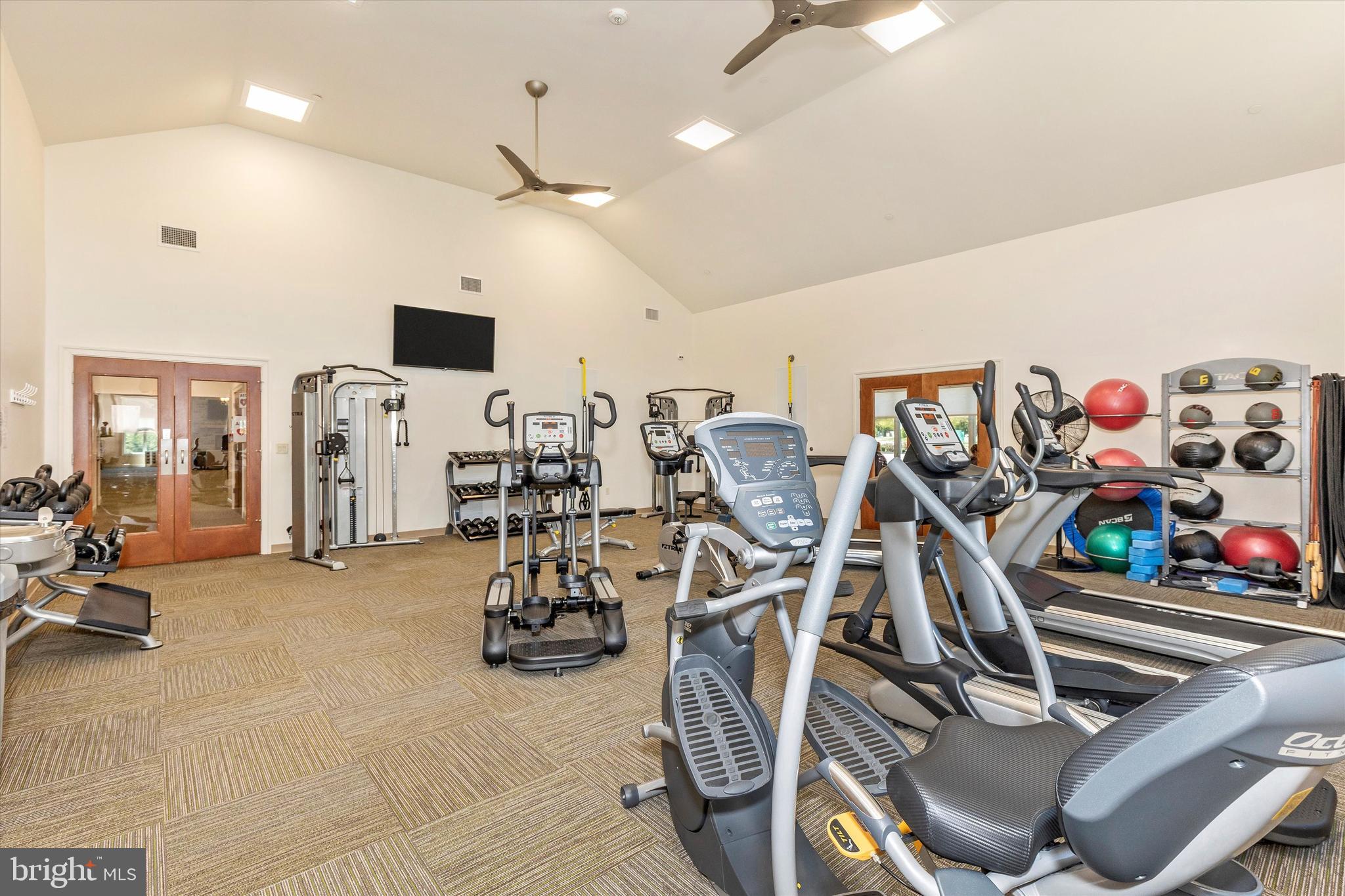 EMERALD POINTE - Residential