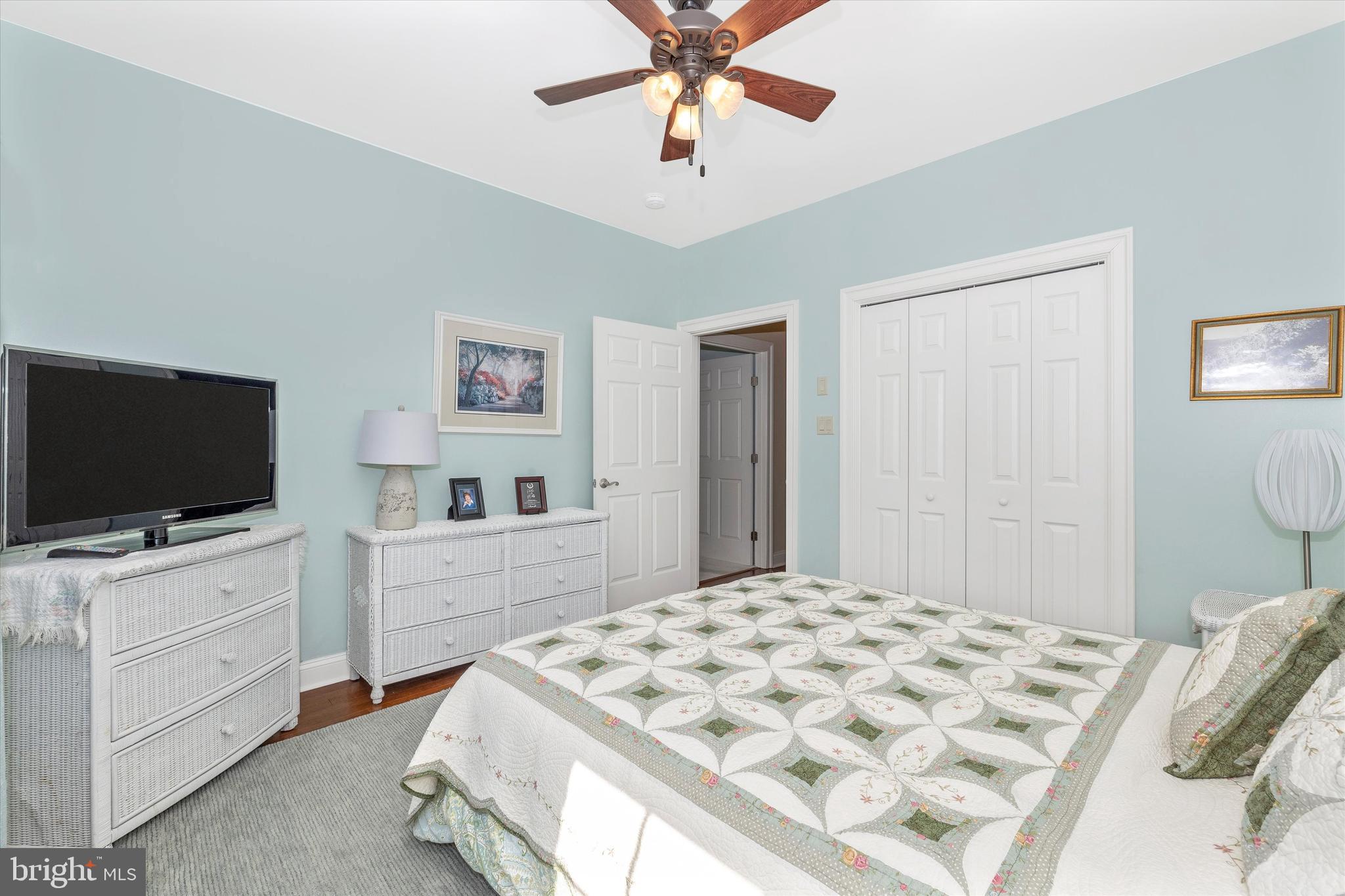 EMERALD POINTE - Residential