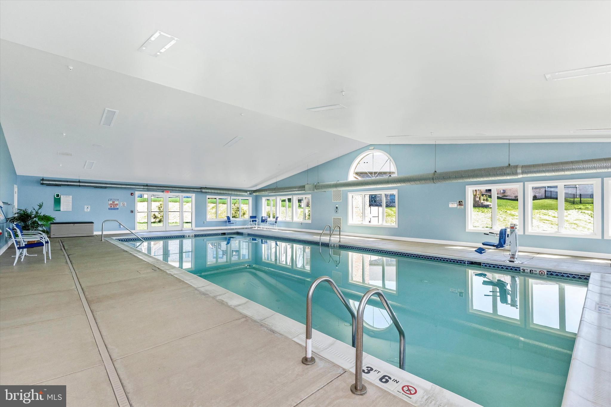 EMERALD POINTE - Residential