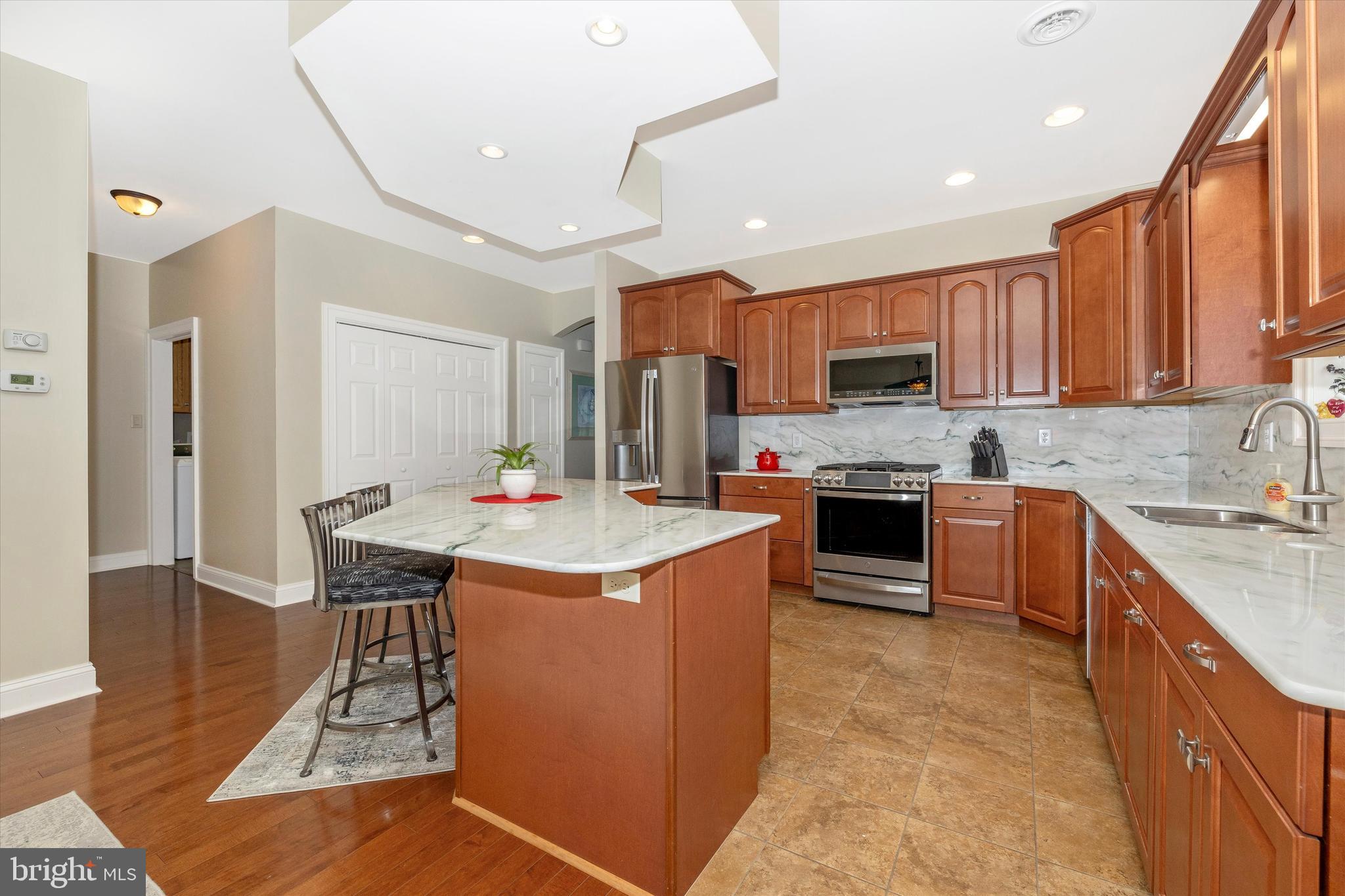 EMERALD POINTE - Residential