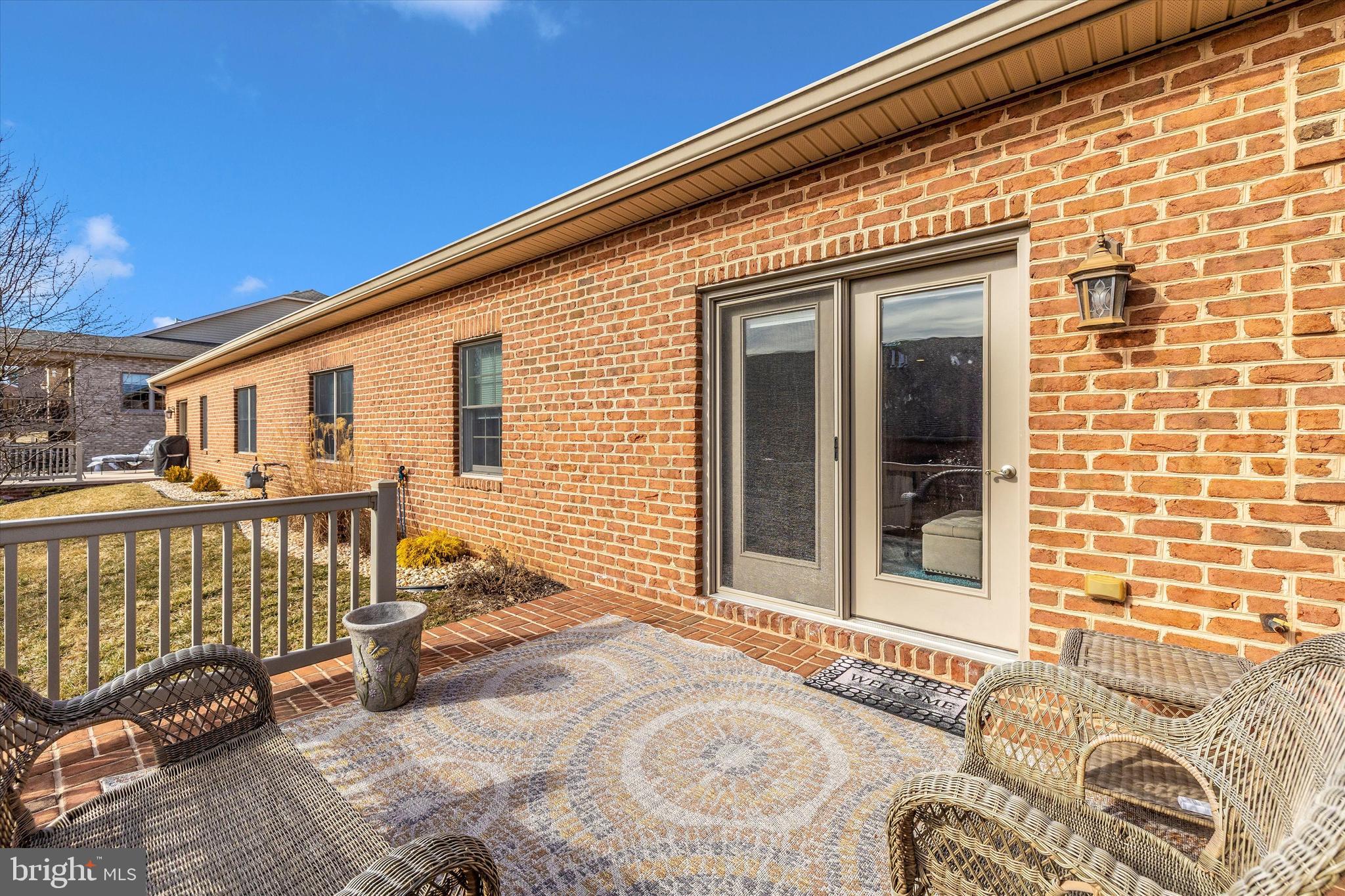 EMERALD POINTE - Residential