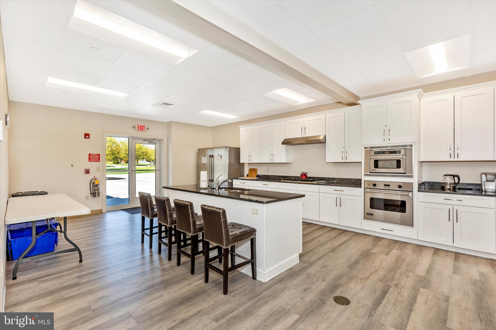 EMERALD POINTE - Residential