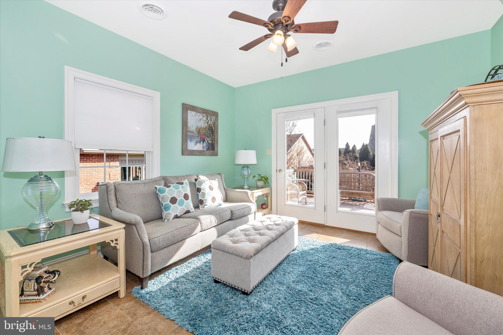 EMERALD POINTE - Residential