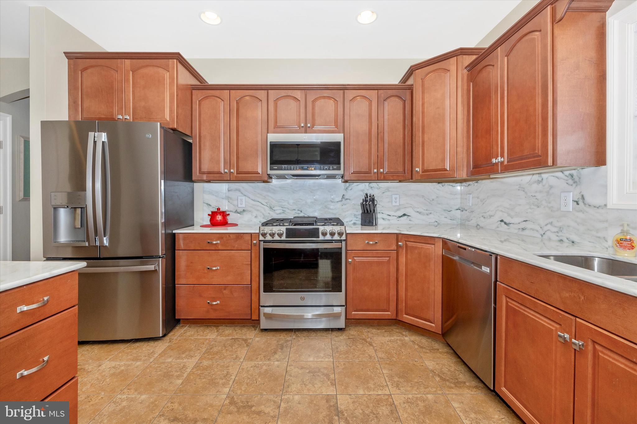 EMERALD POINTE - Residential