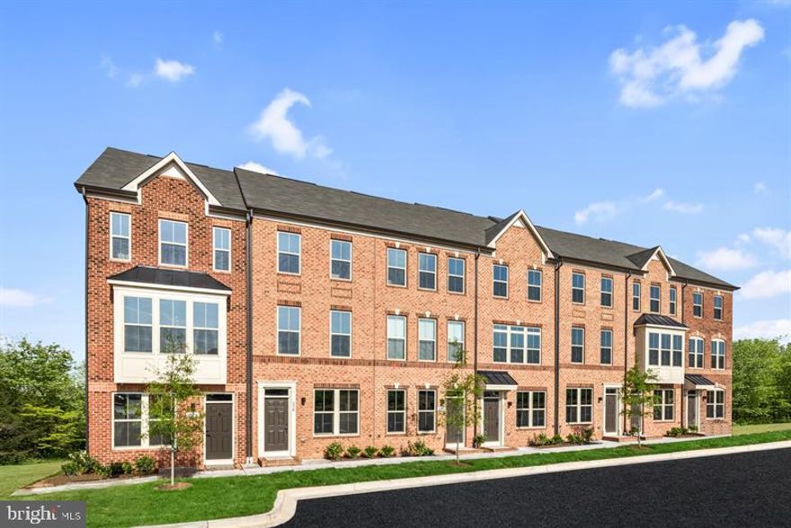 Ryan Homes is taking precautionary measures to insure the safety of our valued customers and employees.  Our model homes are open, but we are meeting 1 on 1.  To Be Built Clarendon at Oldham Crossing!  Modern, Open Floorplan, 3 Bedrooms, 3 1/2 Baths, Garage Parking with Driveway for 2nd vehicle.