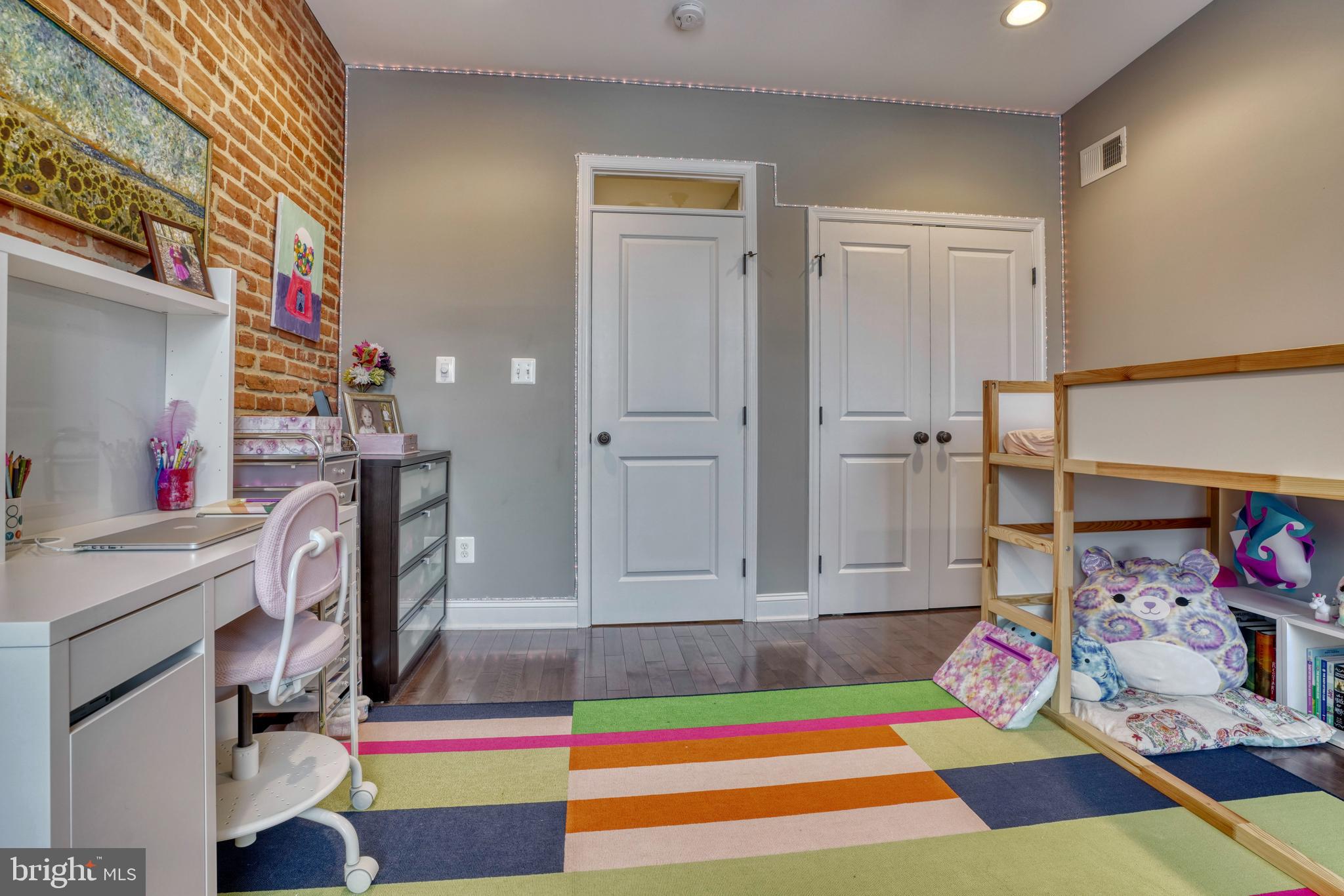 HIGHLANDTOWN - Residential