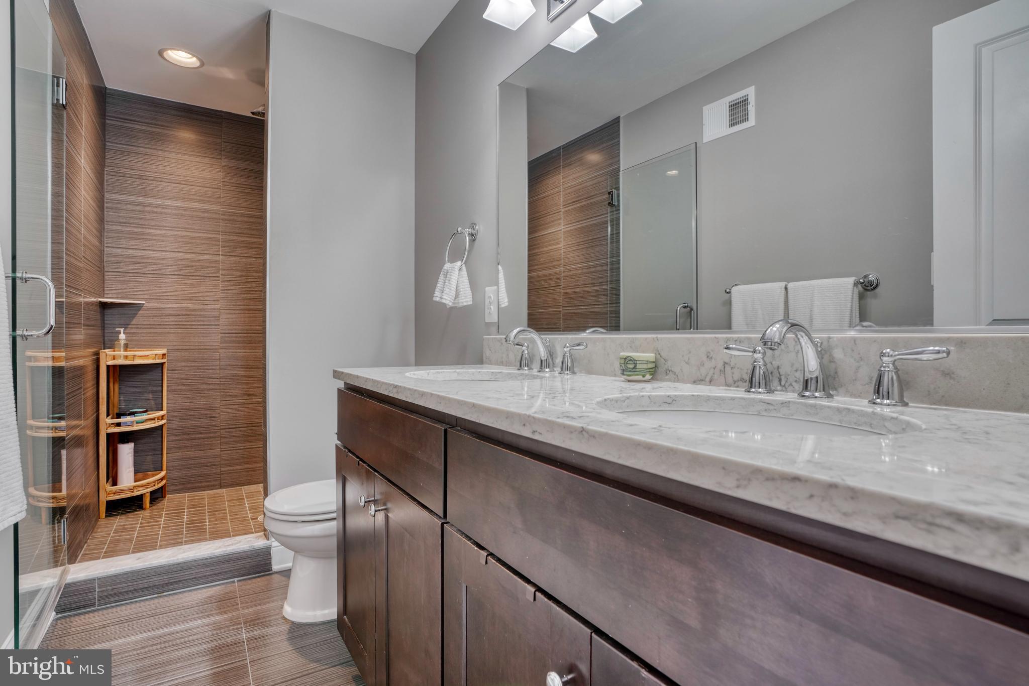 HIGHLANDTOWN - Residential