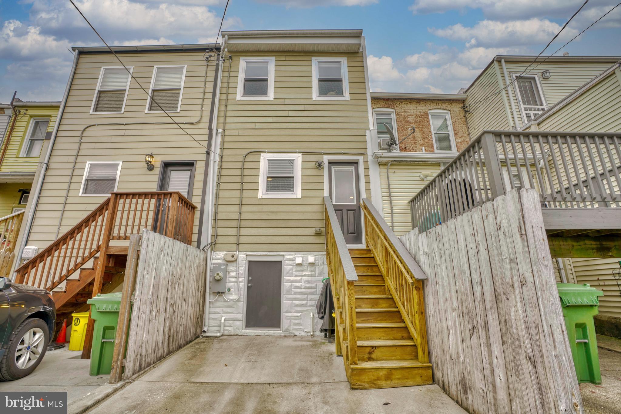 HIGHLANDTOWN - Residential