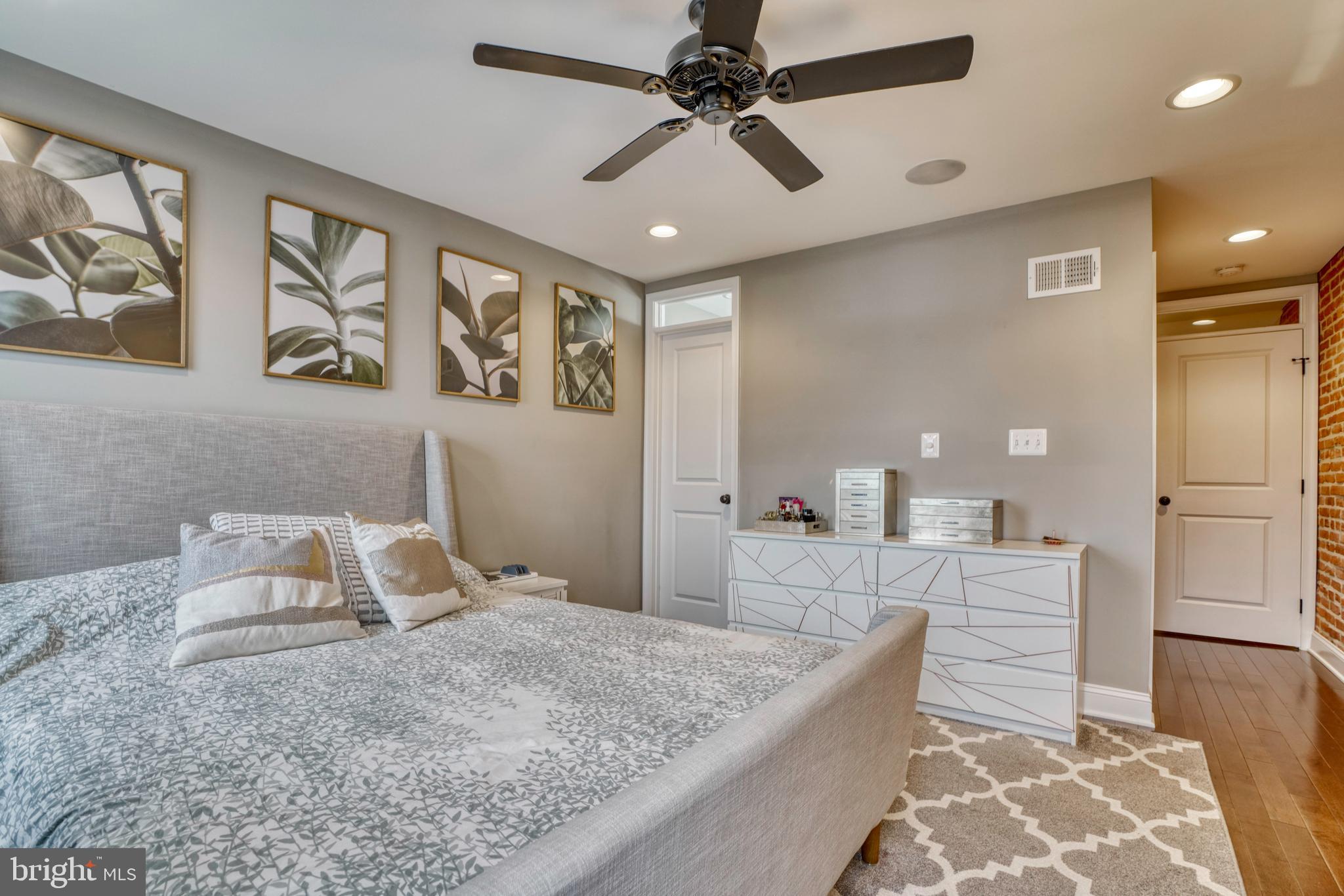 HIGHLANDTOWN - Residential