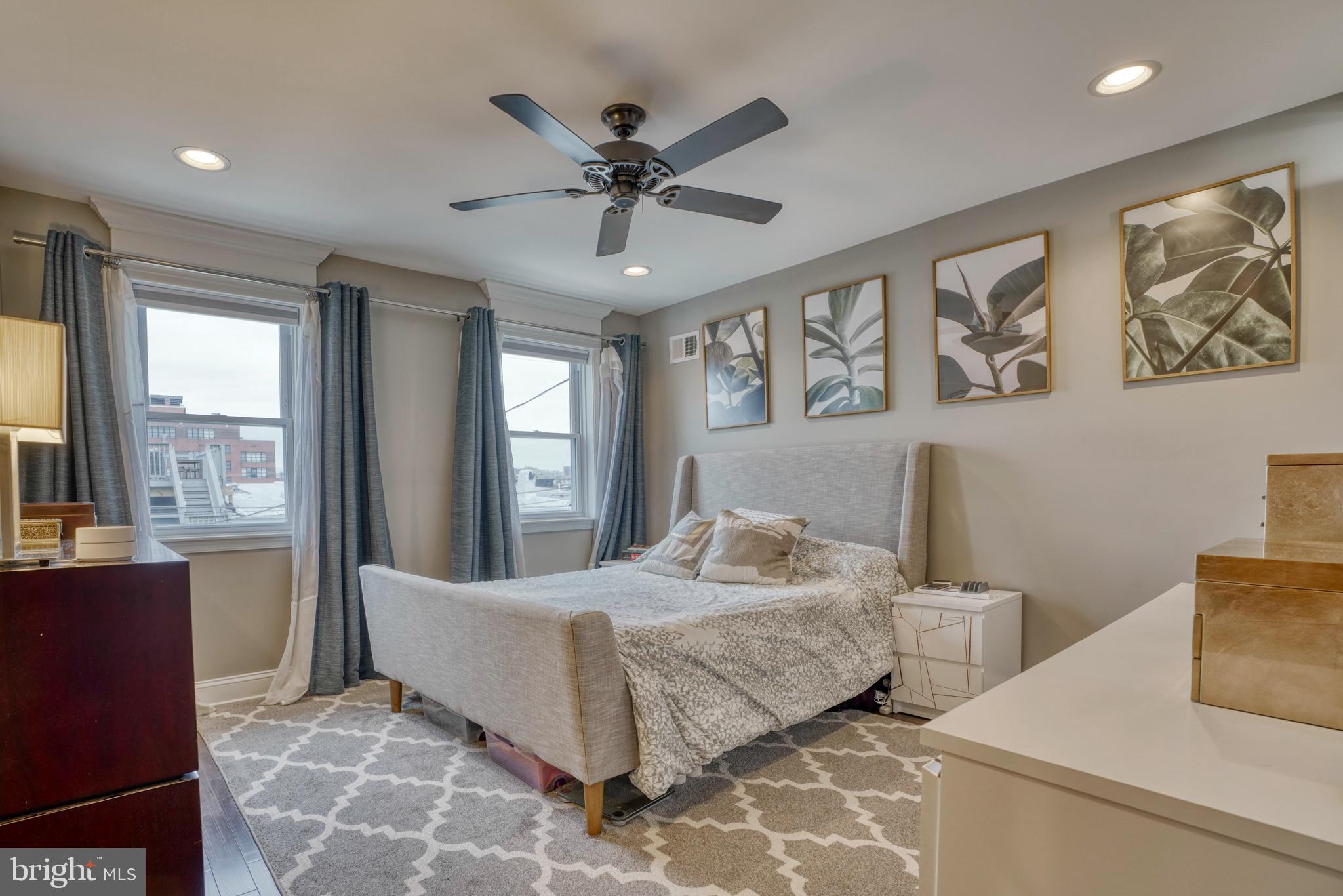 HIGHLANDTOWN - Residential