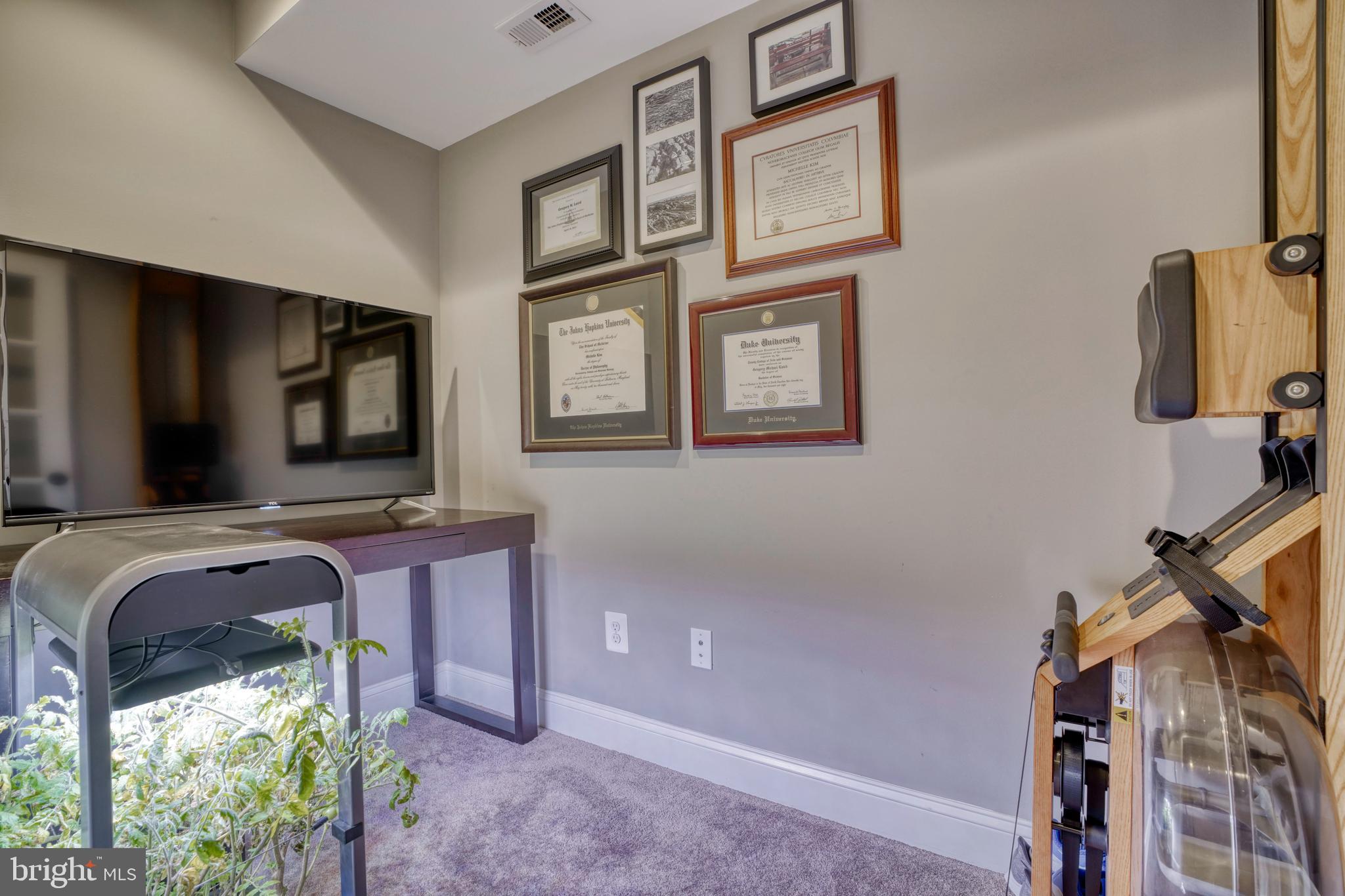 HIGHLANDTOWN - Residential