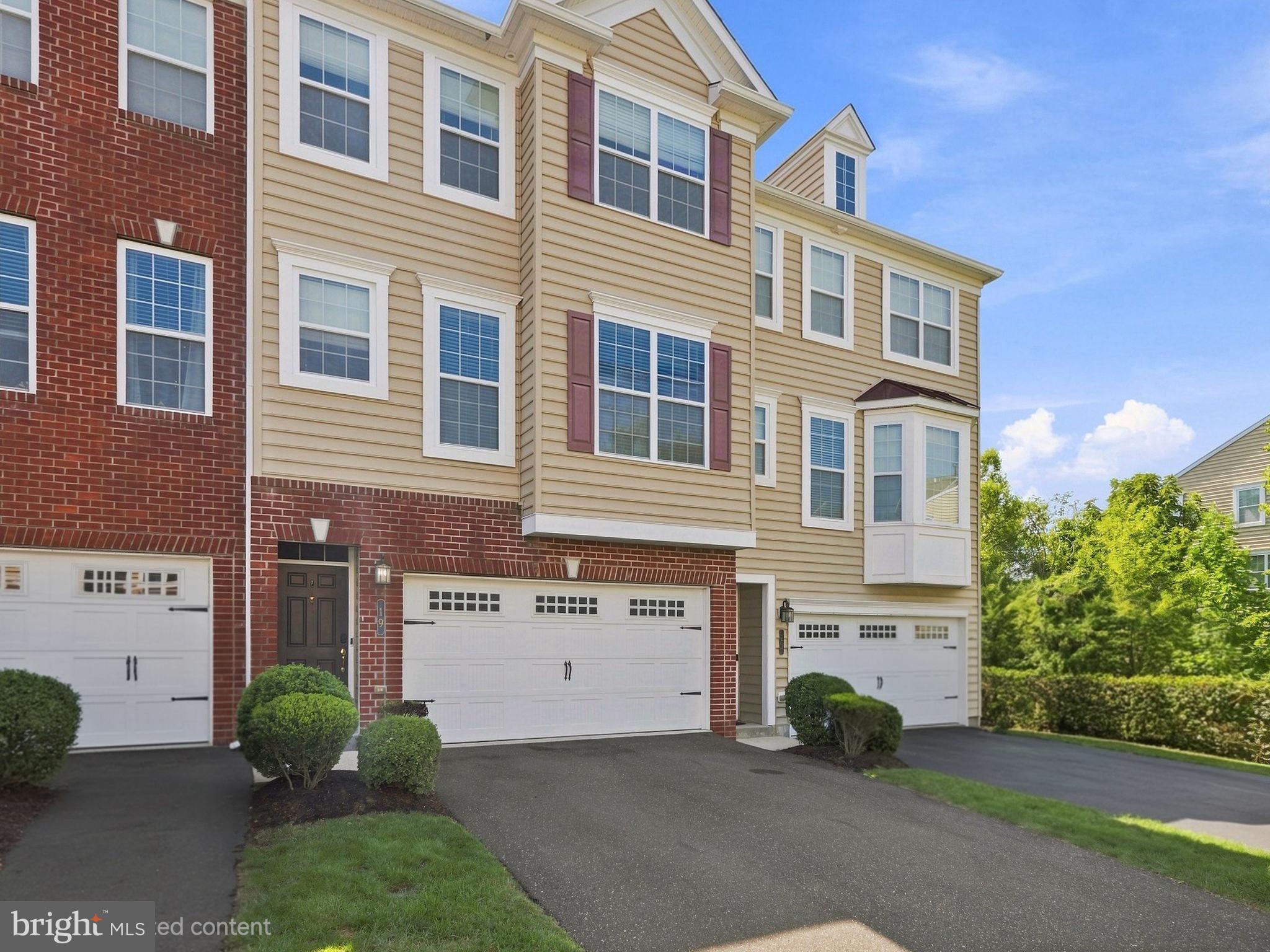 19 ROSY RIDGE COURT