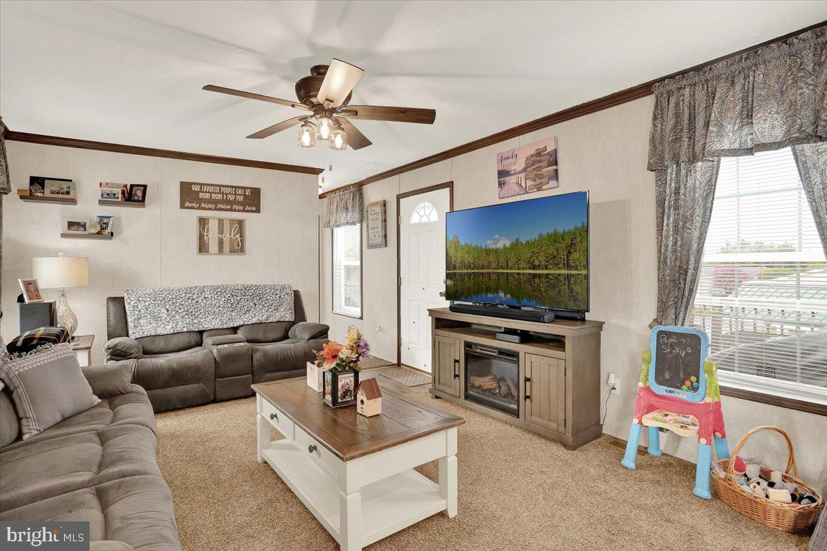 LAUREL COMMONS - Residential