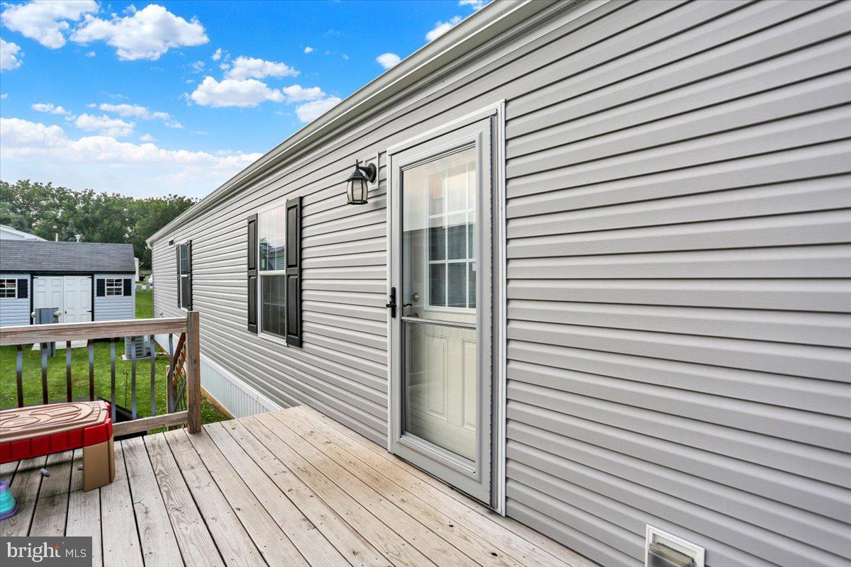 LAUREL COMMONS - Residential